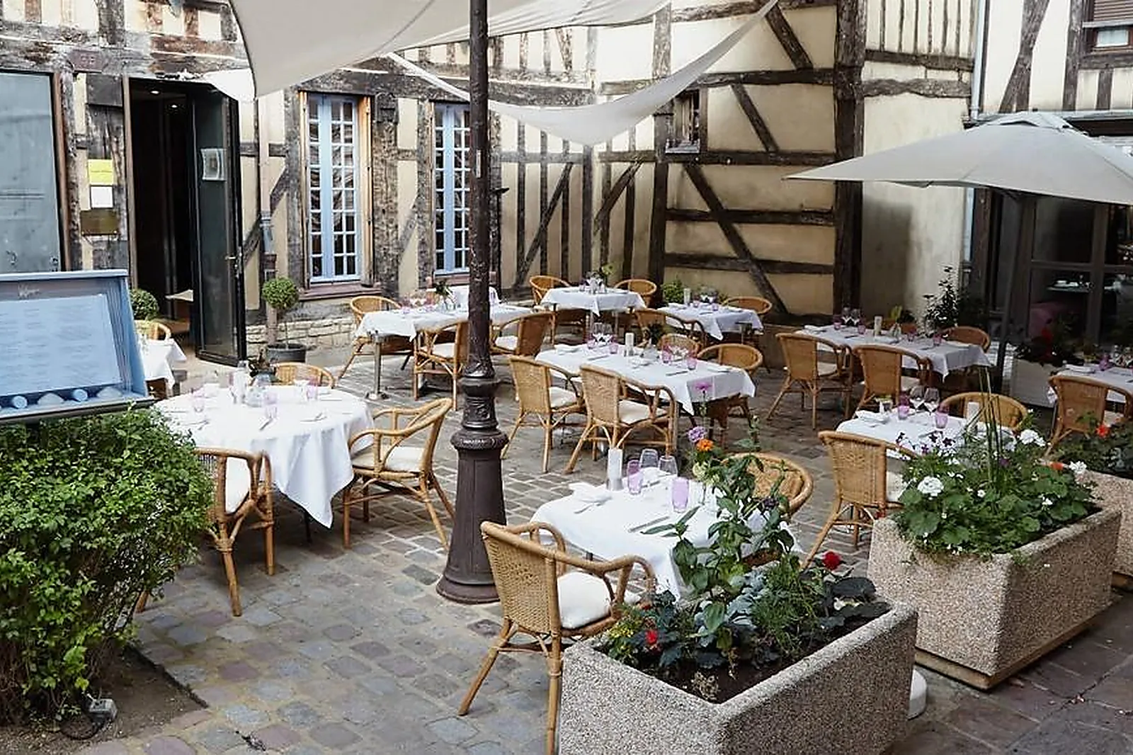 Cafés et Restaurants, RESTAURANTS - TROYES (AUBE) : LE VALENTINO