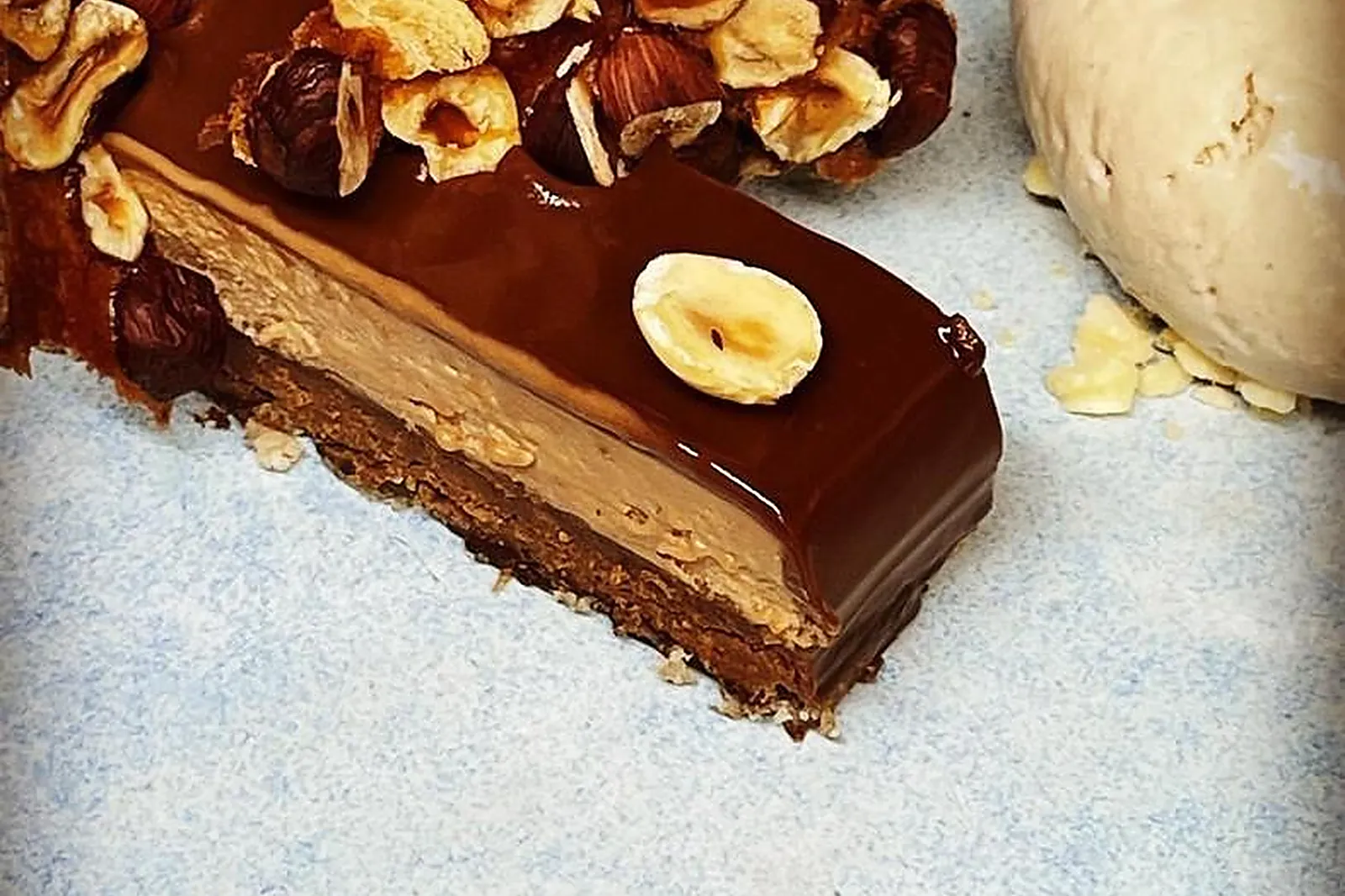 Cafés et Restaurants, RESTAURANTS - TULLE (CORRÈZE) : LE BOUCHE À OREILLE