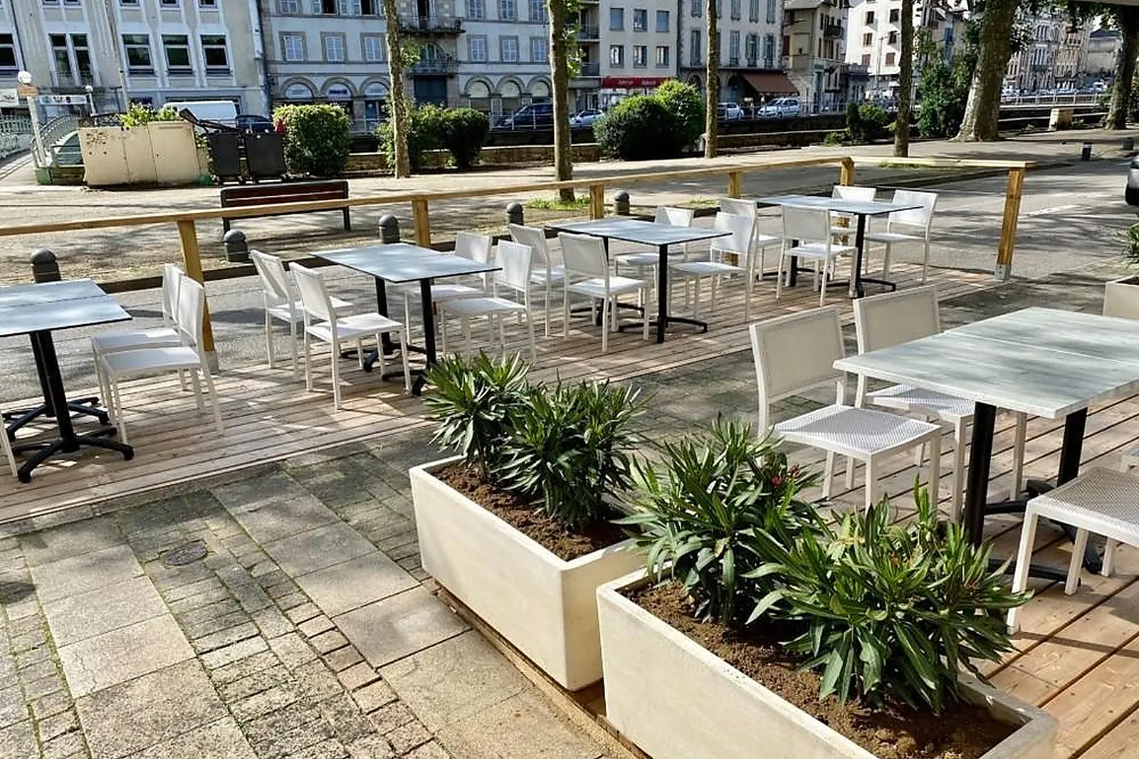 Cafés et Restaurants, RESTAURANTS - TULLE (CORRÈZE) : LES 7