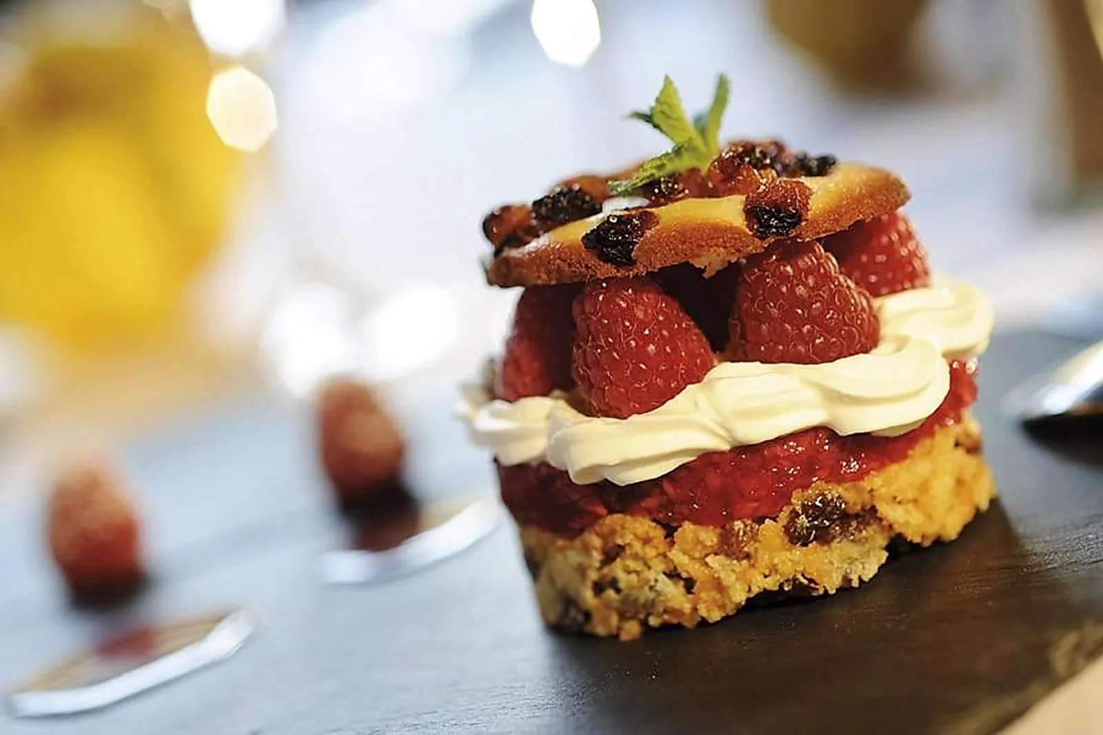 Cafés et Restaurants, RESTAURANTS - TUSSON (CHARENTE) : LE COMPOSTELLE