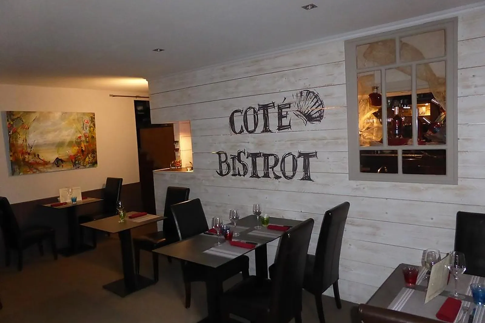 Cafés et Restaurants, RESTAURANTS - TUSSON (CHARENTE) : LE COMPOSTELLE