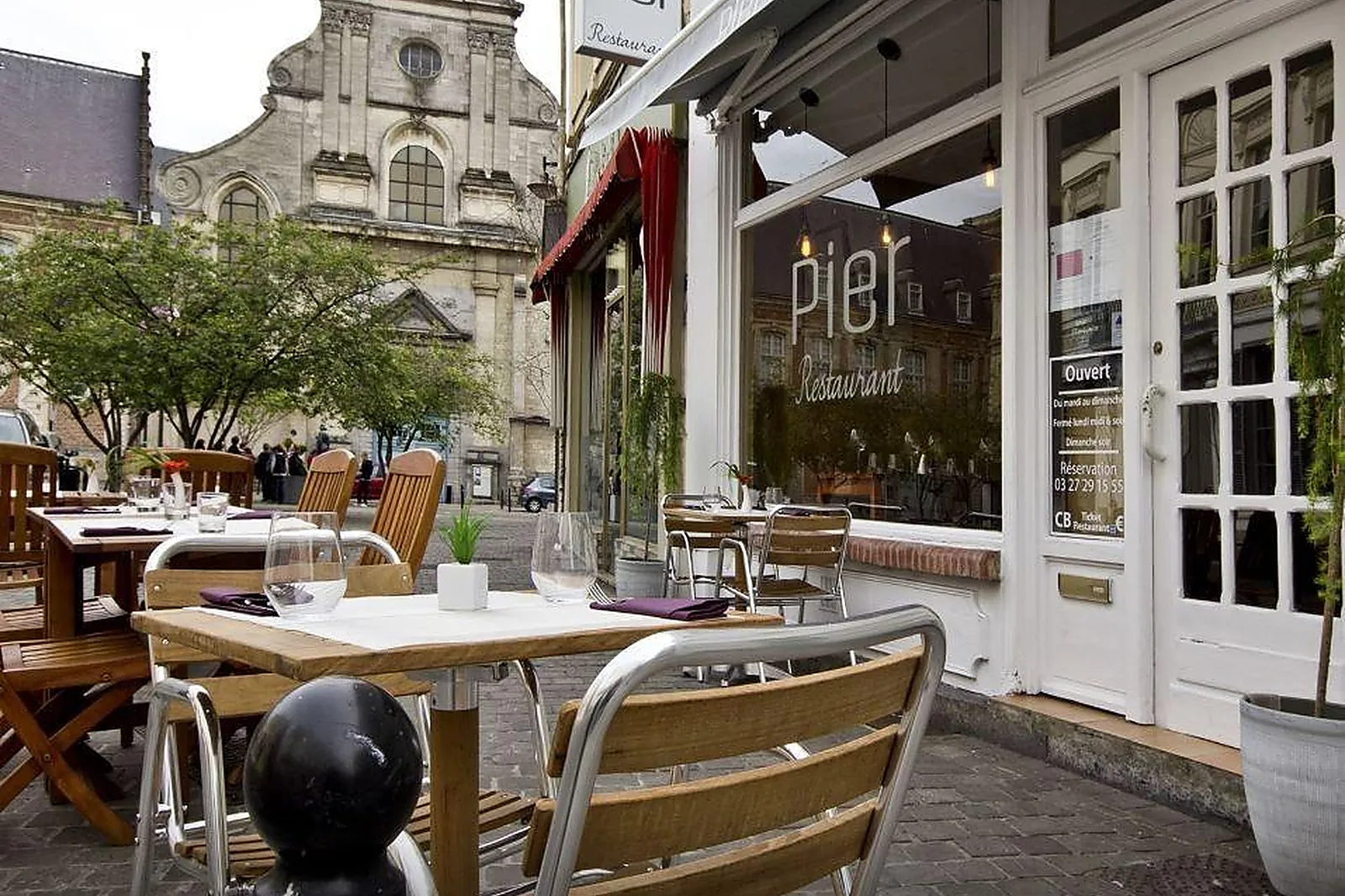 Cafés et Restaurants, RESTAURANTS - VALENCIENNES (NORD) : PIER RESTAURANT