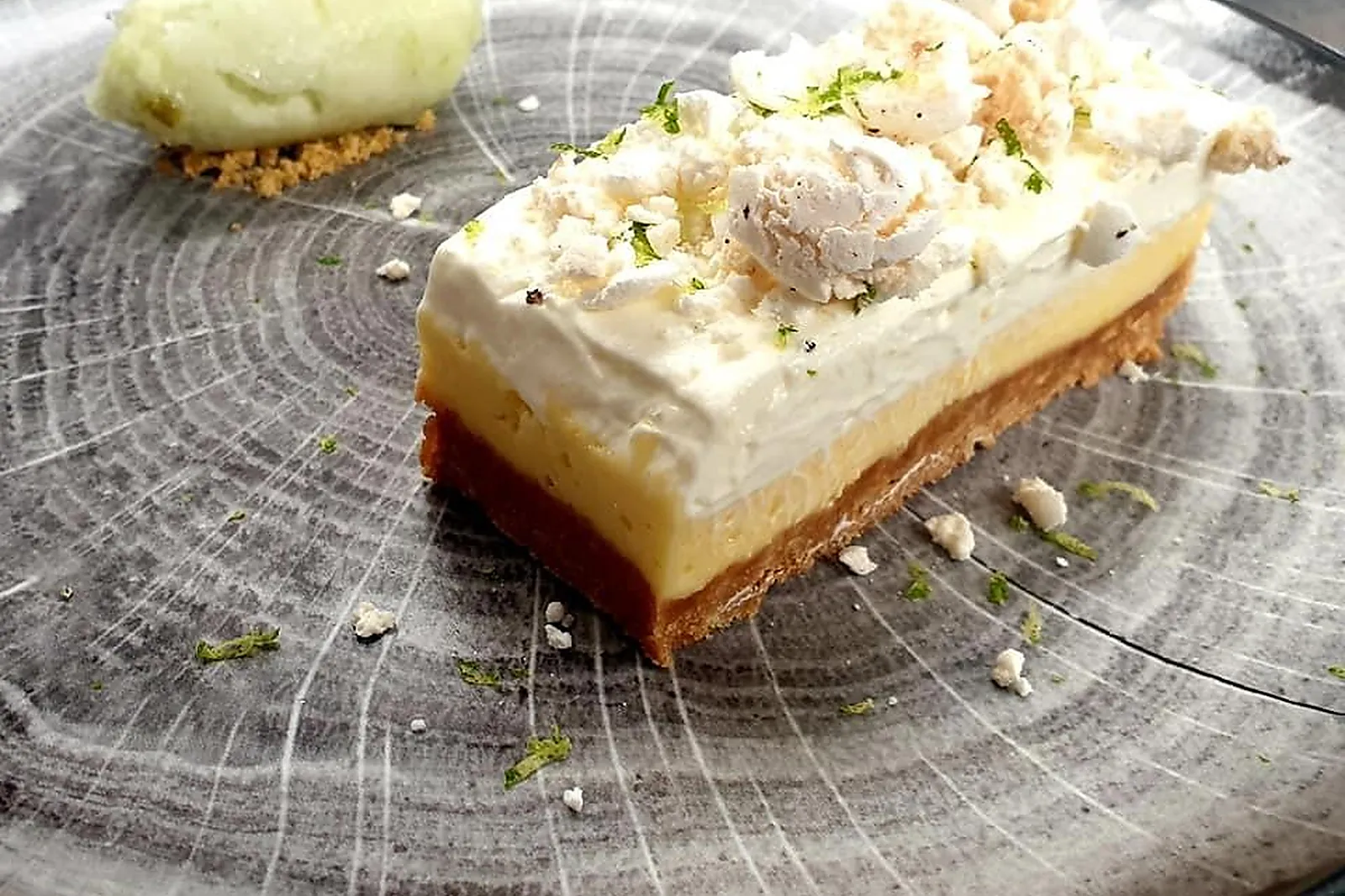 Cafés et Restaurants, RESTAURANTS - VARAVILLE (CALVADOS) : AU PIED DES MARAIS