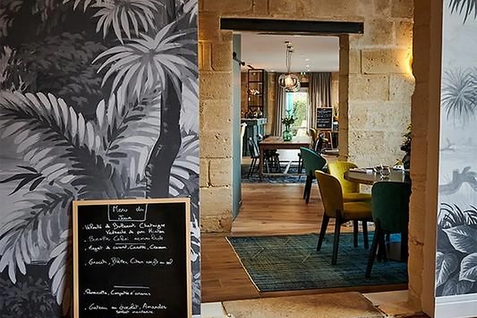 Cafés et Restaurants, RESTAURANTS - VAYRES (GIRONDE) : RESTAURANT LUNE