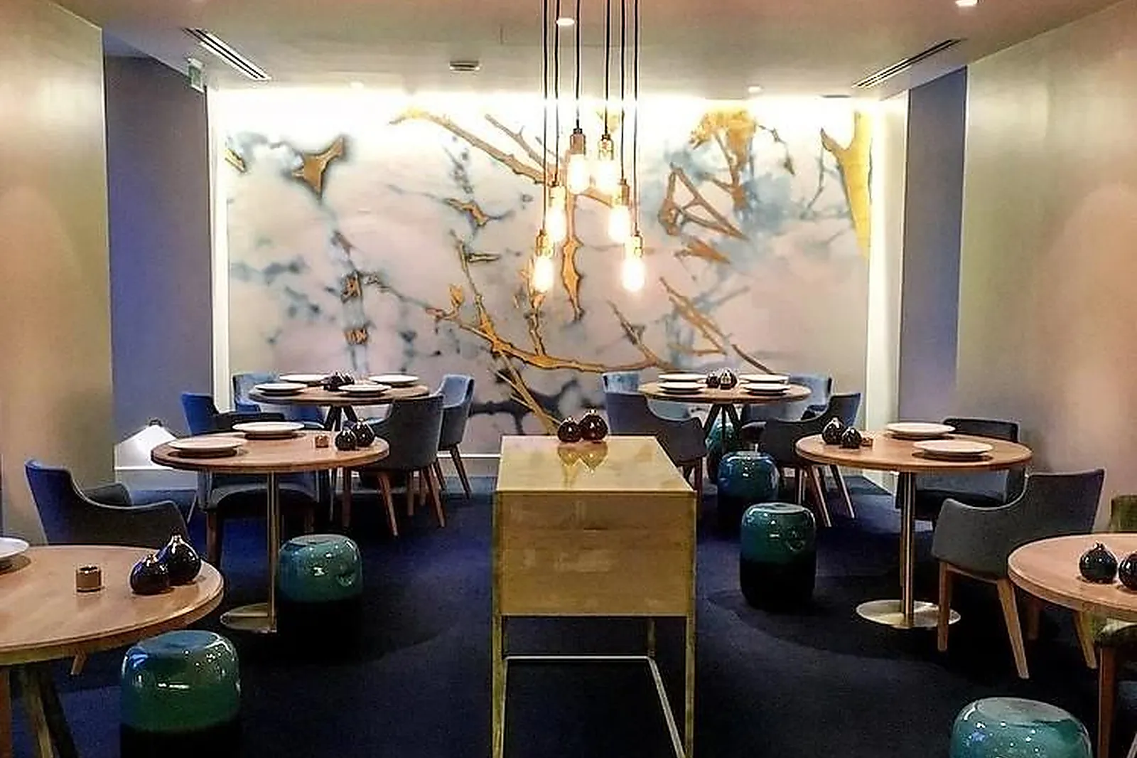 Cafés et Restaurants, RESTAURANTS - VERSAILLES (YVELINES) : LA TABLE DU 11