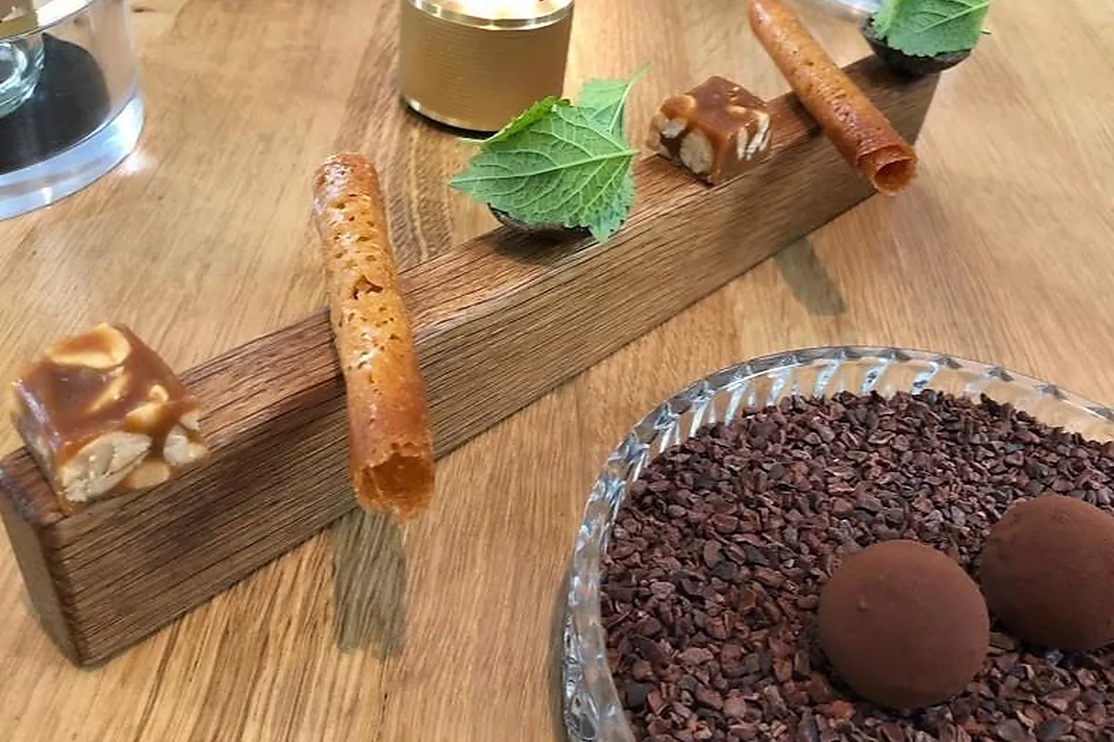 Cafés et Restaurants, RESTAURANTS - VERSAILLES (YVELINES) : LA TABLE DU 11