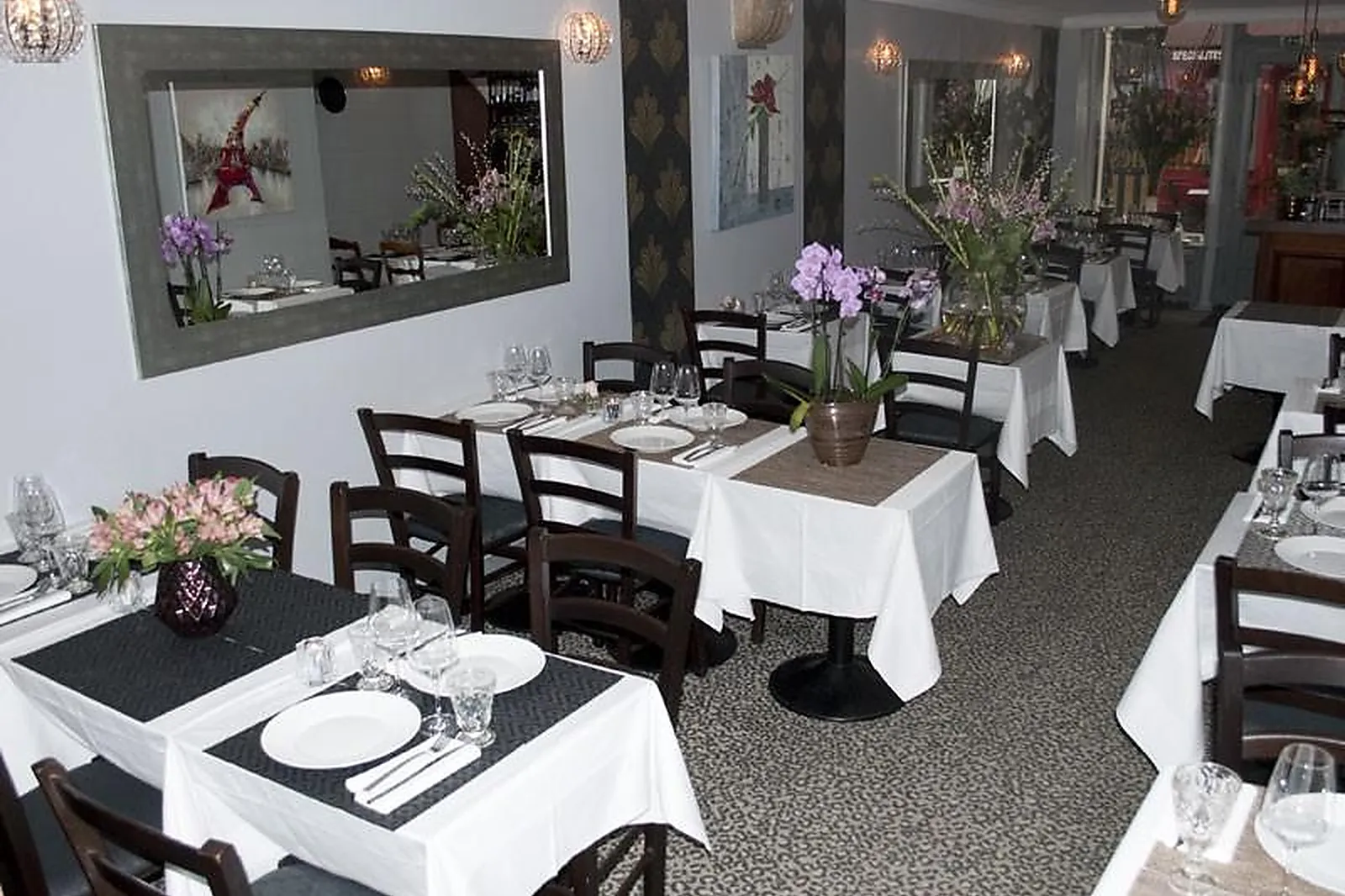 Cafés et Restaurants, RESTAURANTS - VERSAILLLES (YVELINES) : LES TROIS MARCHES