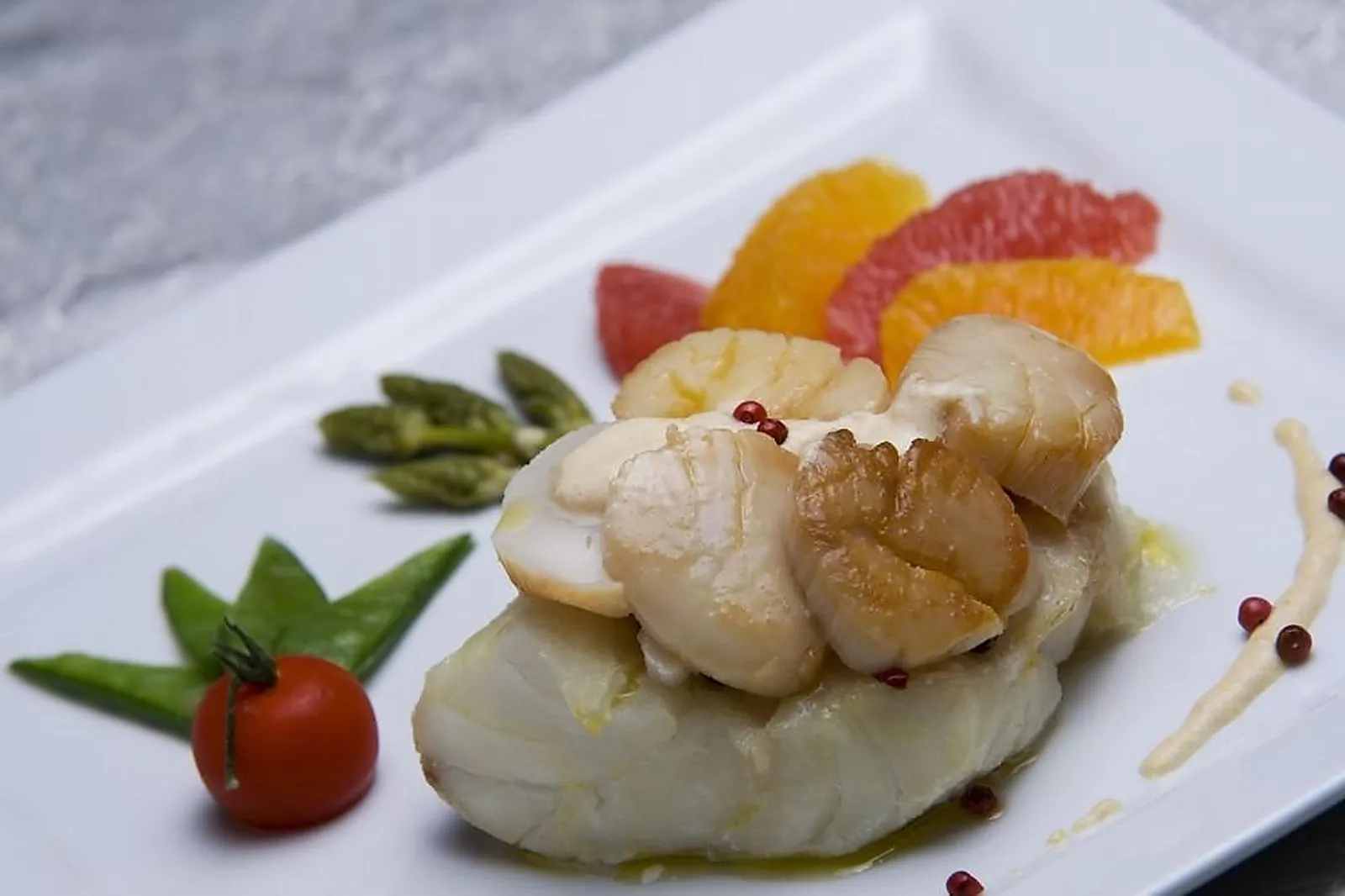 Cafés et Restaurants, RESTAURANTS - VILLENEUVE-DE-BERG (ARDÈCHE) : LA TABLE DE LÉA