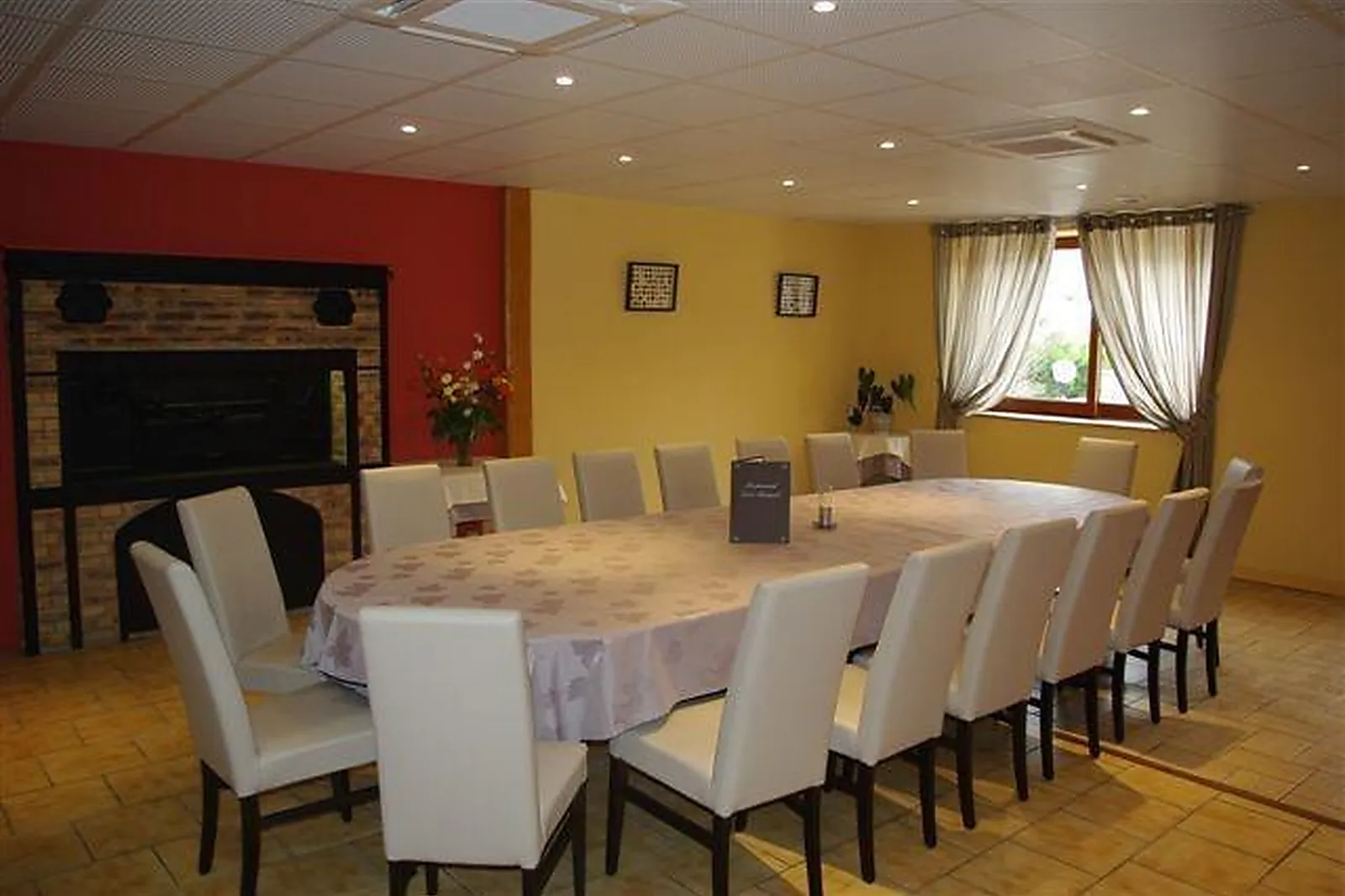 Cafés et Restaurants, RESTAURANTS - VIOLAY (LOIRE) : RESTAURANT LOIC PICAMAL