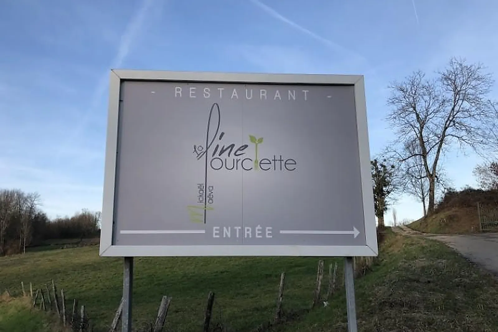 Cafés et Restaurants, RESTAURANTS - VIRIGNIN (AIN) : LA FINE FOURCHETTE