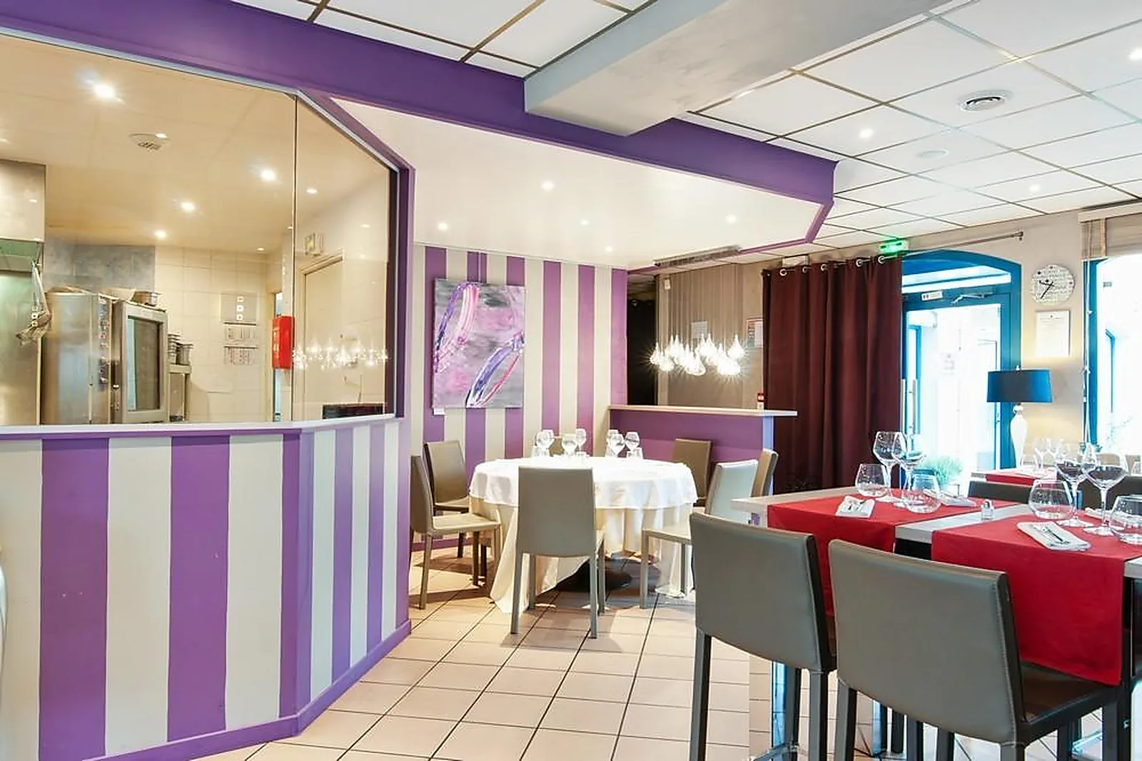 Cafés et Restaurants, RESTAURANTS - VOISINS-LE-BRETONNEUX (YVELINES) : LE CARRÉ RESTAURANT