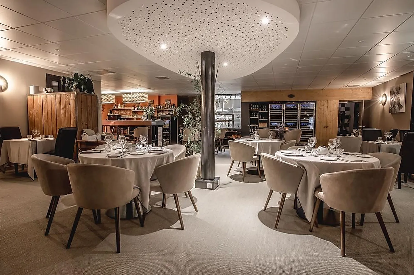 Cafés et Restaurants, RESTAURANTS - VAUX-SUR-MER (CHARENTE-MARITIME) : LE COTTAGE RESTAURANT