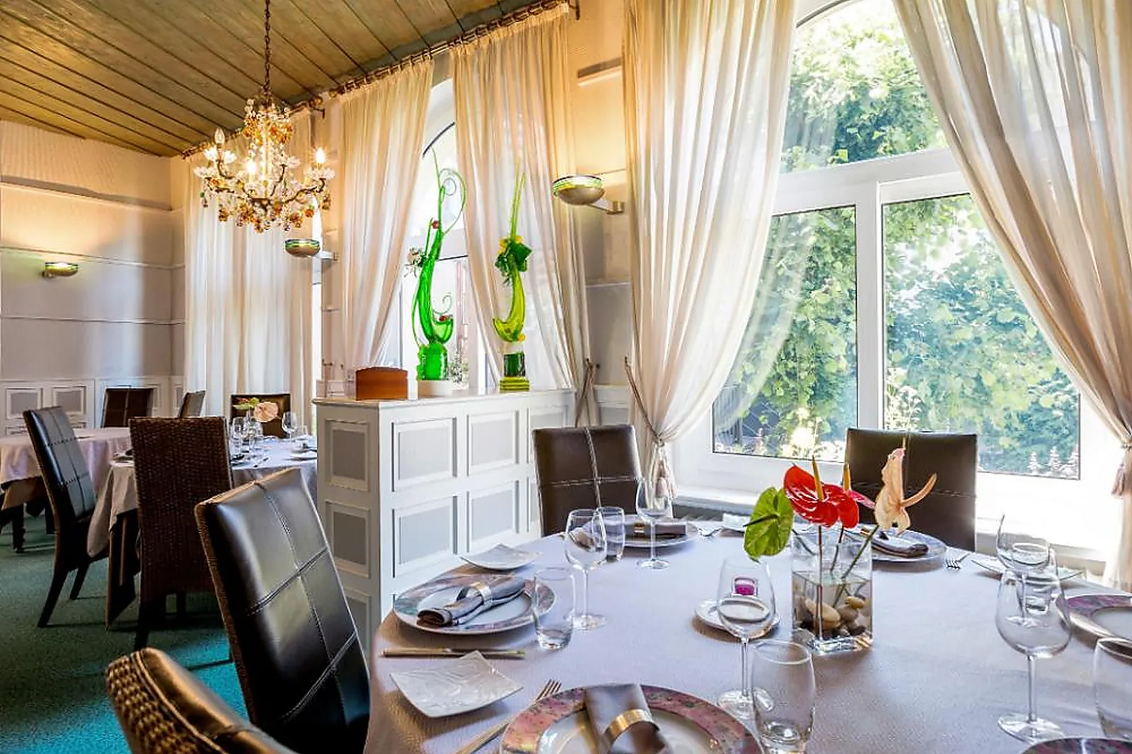 Cafés et Restaurants, RESTAURANTS - YSSINGEAUX (HAUTE-LOIRE) : LE BOURBON