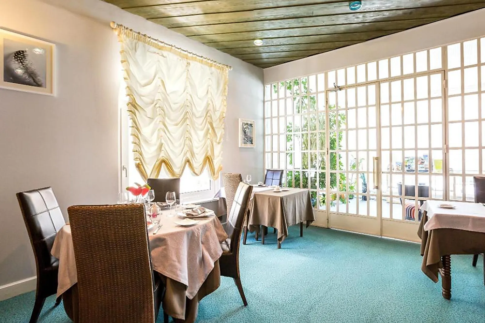 Cafés et Restaurants, RESTAURANTS - YSSINGEAUX (HAUTE-LOIRE) : LE BOURBON