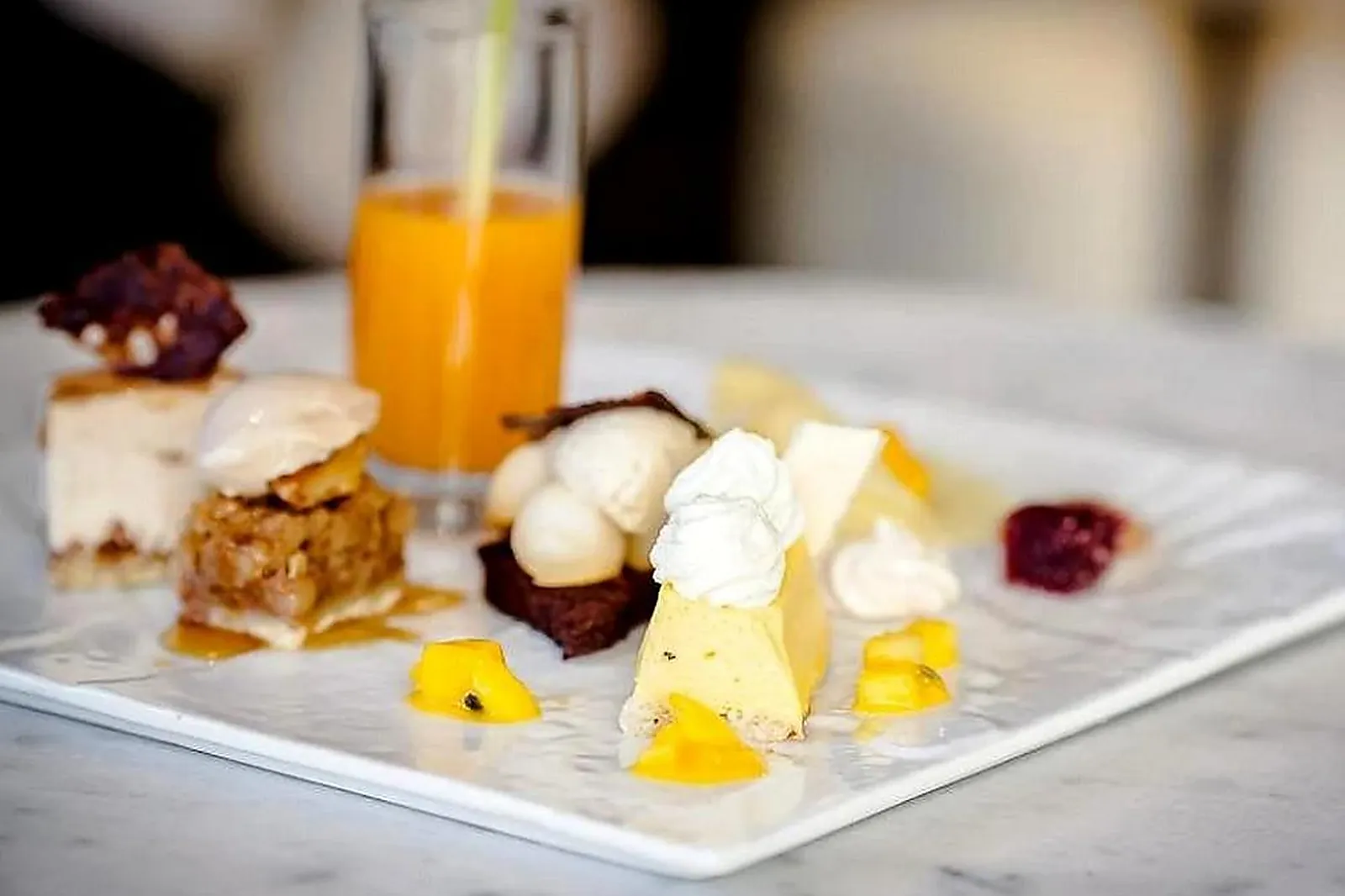 Cafés et Restaurants, RESTAURANTS - YSSINGEAUX (HAUTE-LOIRE) : LE BOURBON