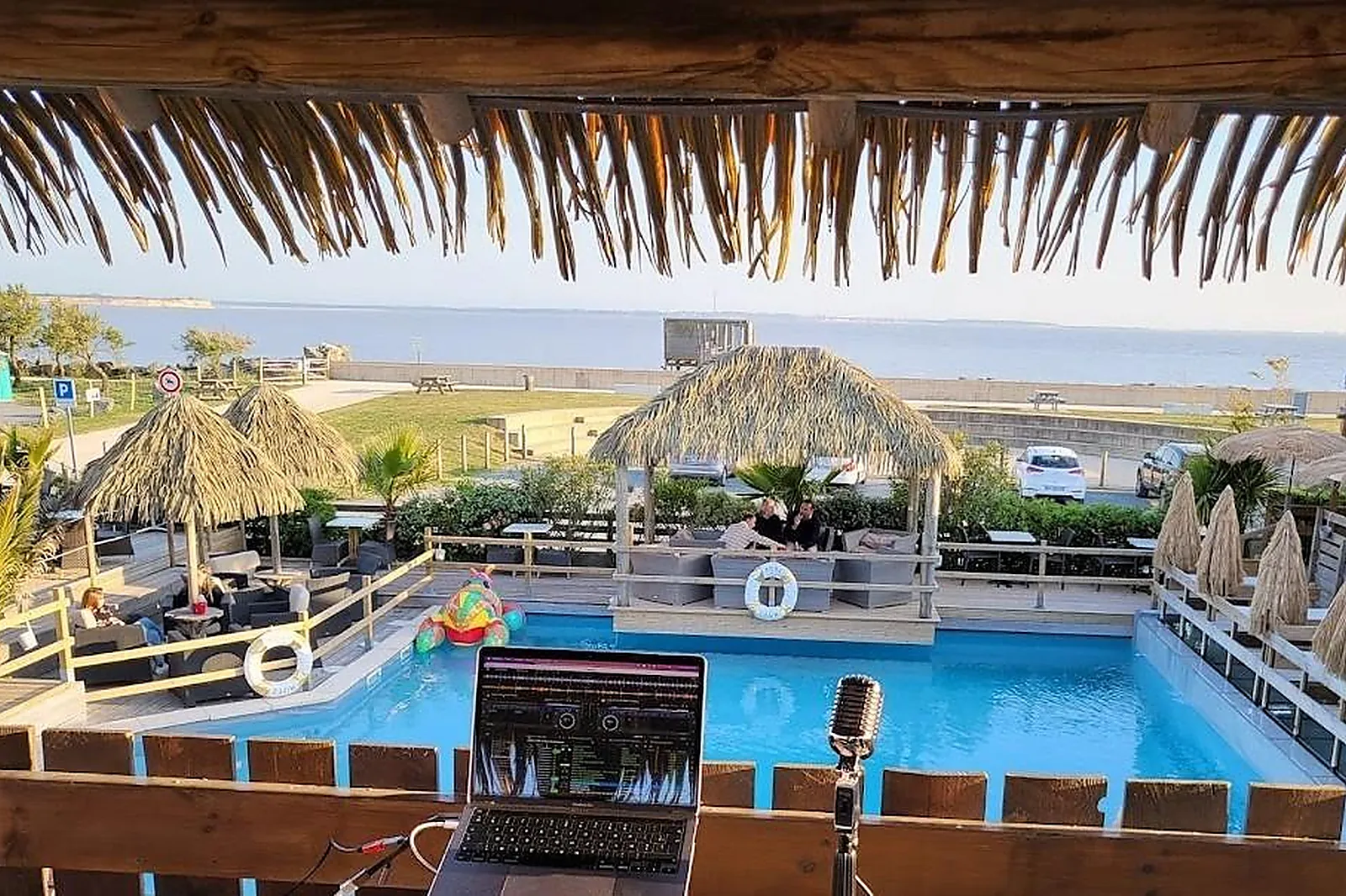 Cafés et Restaurants, RESTAURANTS - YVES (CHARENTE-MARITIME) : UN AIR DE JAVA