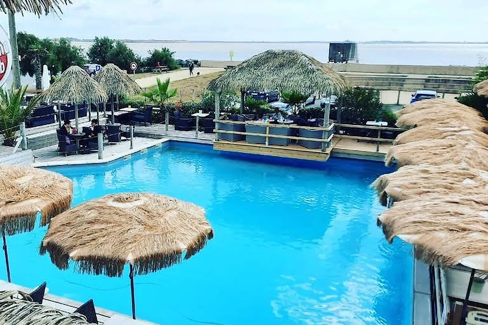 Cafés et Restaurants, RESTAURANTS - YVES (CHARENTE-MARITIME) : UN AIR DE JAVA