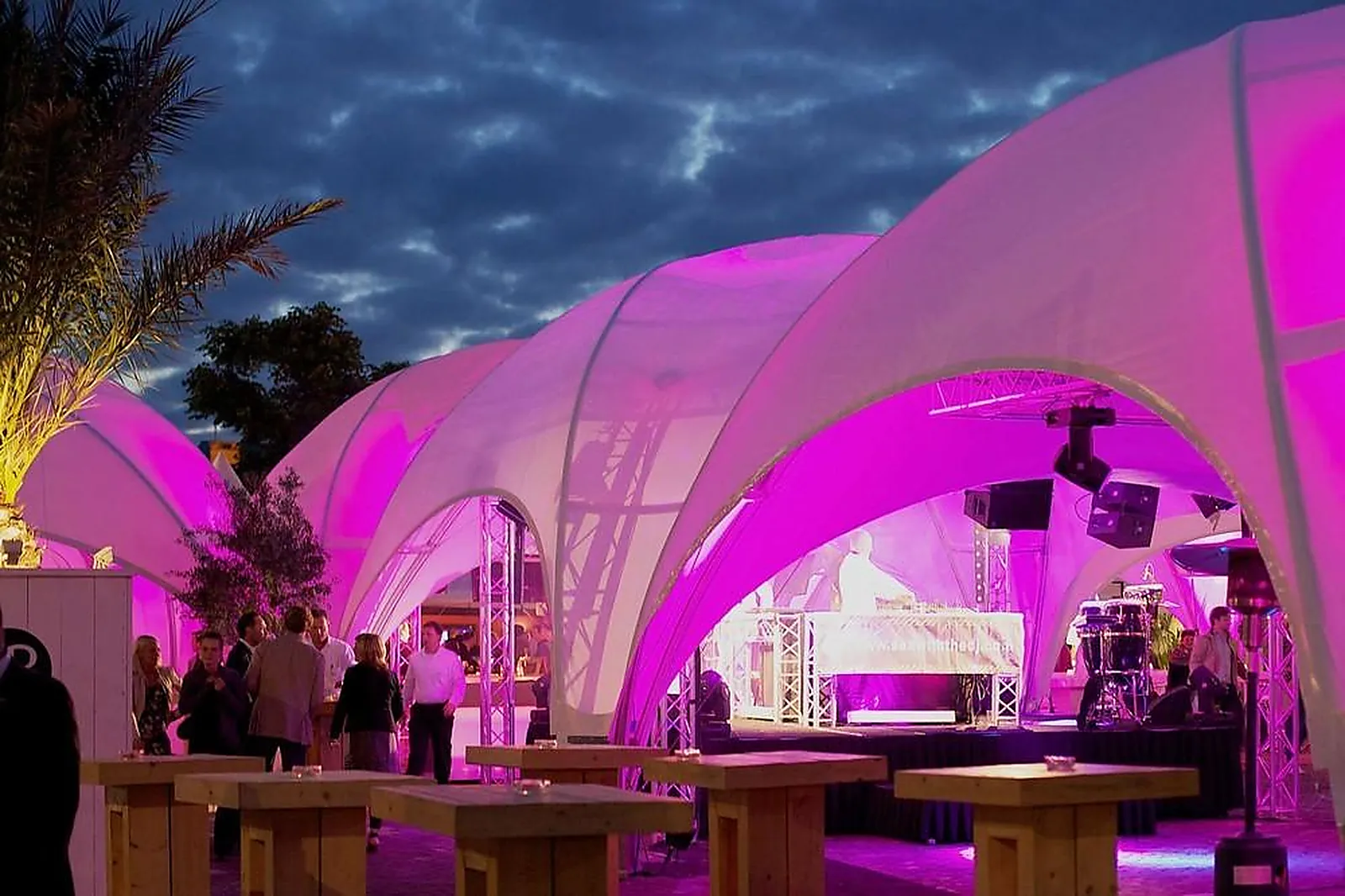 Prestataire Technique Audiovisuel, SONORISATION - VIDÉO - FRESNE-LES-MONTAUBAN (PAS-DE-CALAIS) : 7 RENTAL