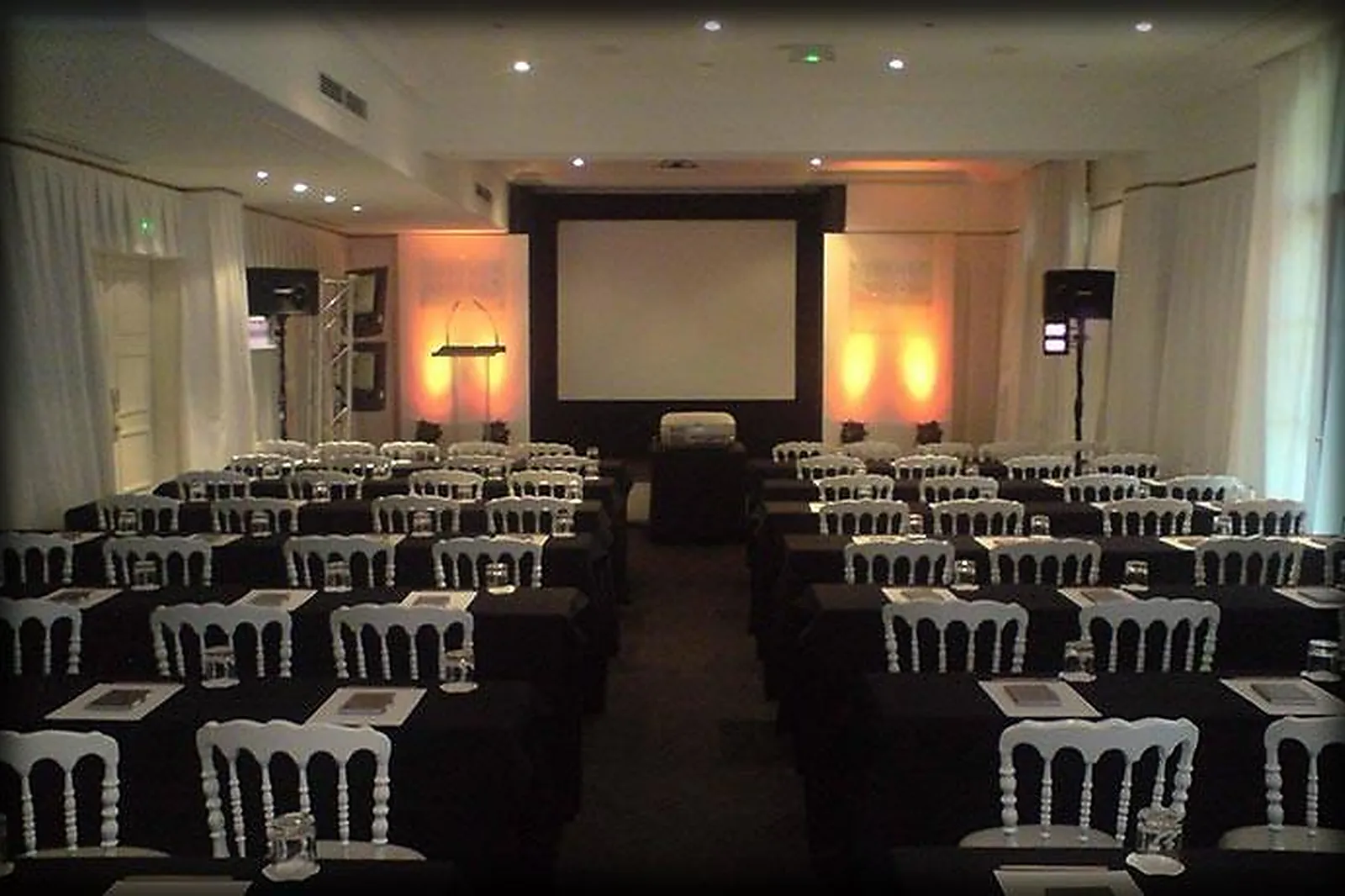 Prestataire Technique Audiovisuel, SONORISATION - VIDÉO - HÉROUVILLE-SAINT-CLAIR (CALVADOS) : AVENTECH