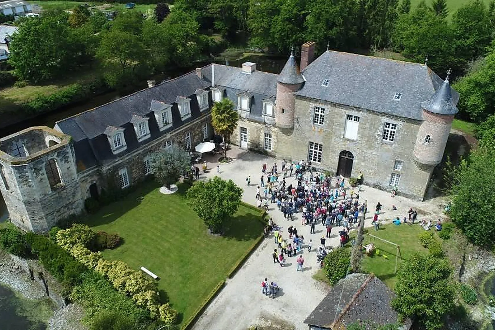 Scène, SONORISATION - VIDÉO - SERVON-SUR-VILAINE (ILLE-ET-VILAINE) : SONODRONE