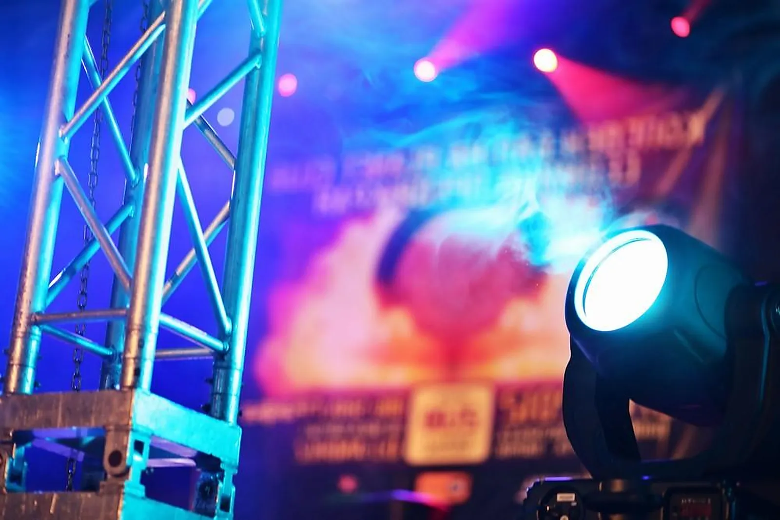 Prestataire Technique Audiovisuel, SONORISATION - VIDÉO - THONON-LES-BAINS (HAUTE-SAVOIE) : IBS SON ET LUMIÈRE