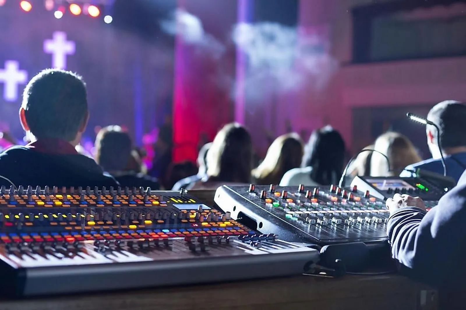 Prestataire Technique Audiovisuel, SONORISATION - VIDÉO - TOULON (VAR) : ART SON ET LUMIÈRE