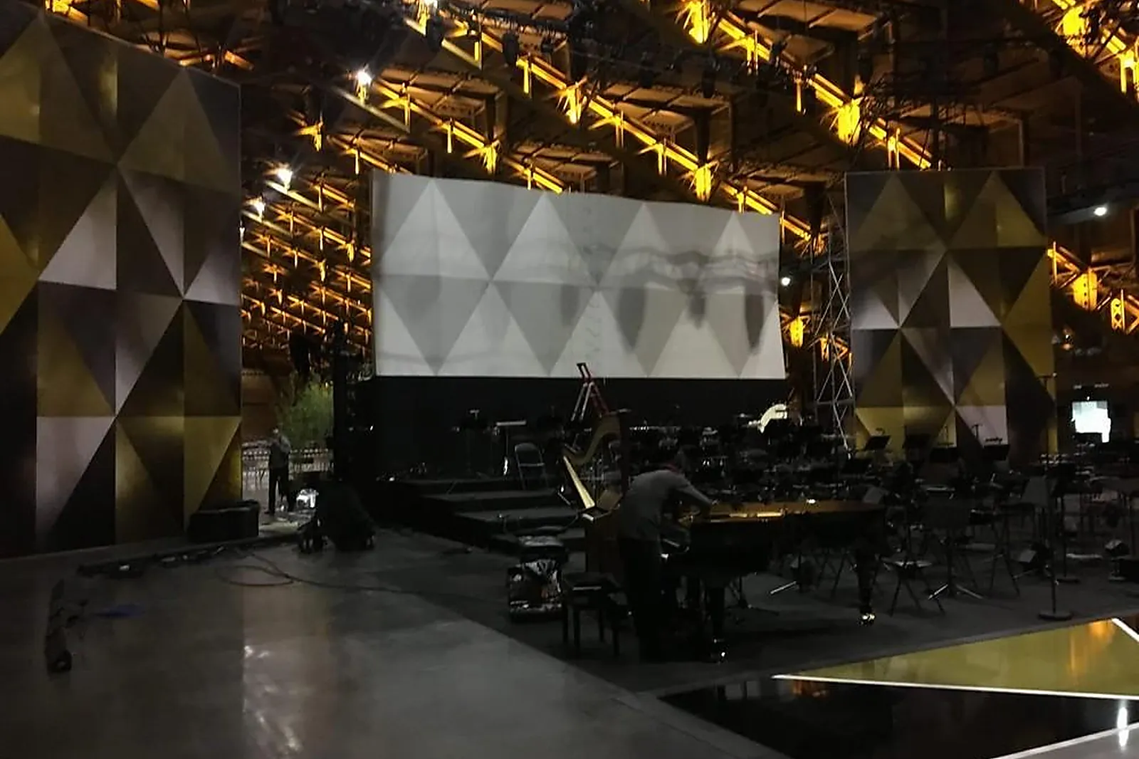 Prestataire Technique Audiovisuel, SONORISATION - VIDÉO - VÉNISSIEUX (RHÔNE) : SCENETEC