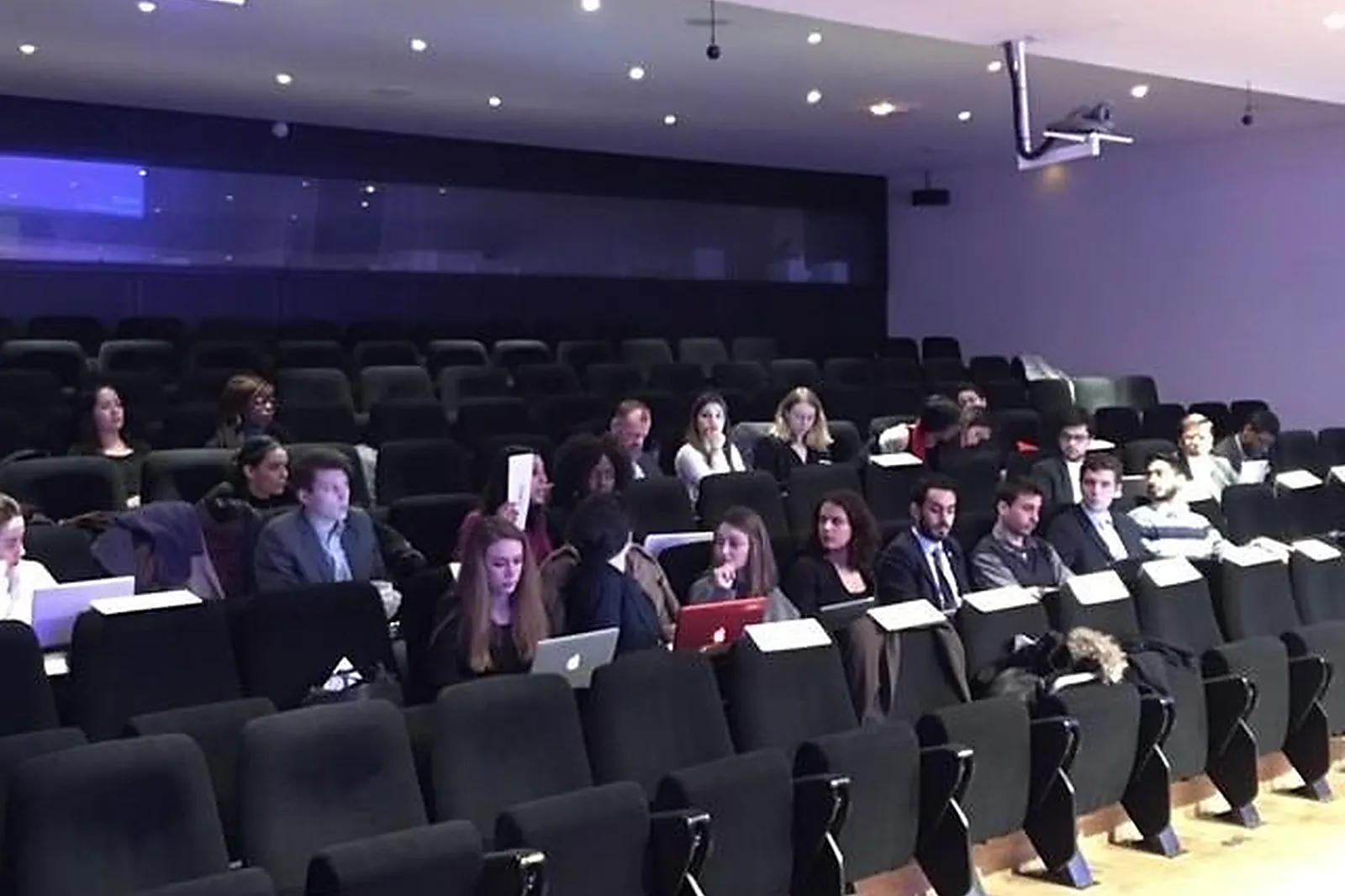 Team building musical, TEAM BUILDING - CHABEUIL (DRÔME) : COMPAGNIE DE THÉÂTRE YUGEN