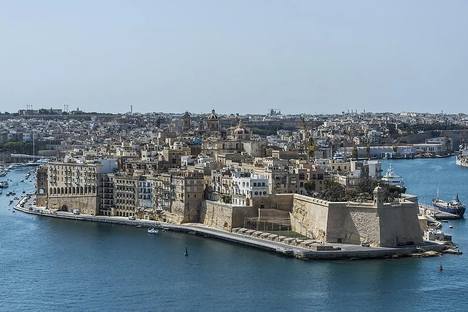 Team building construction, TEAM BUILDING - FONTAINEBLEAU (SEINE-ET-MARNE) : MAGMA GROUP