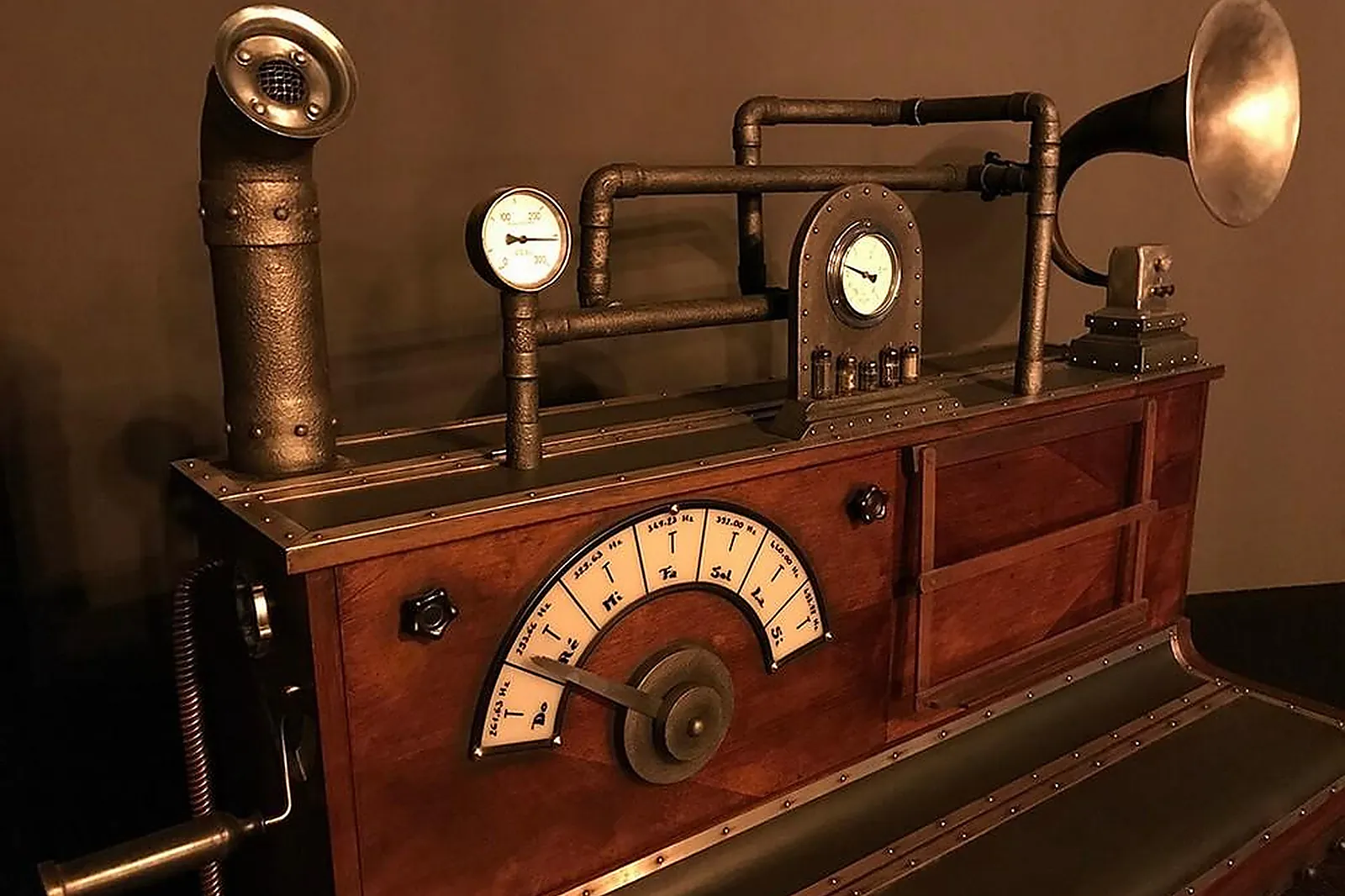 Team building insolite, TEAM BUILDING - LA ROCHE-SUR-YON (VENDÉE) : ECHAPPE TOI SI TU PEUX