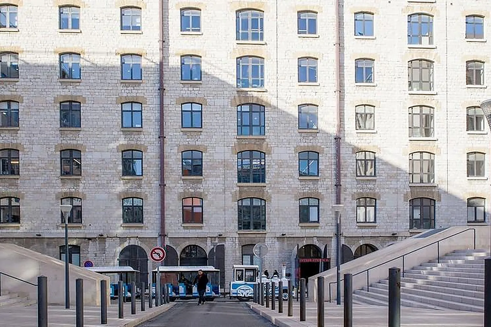 Team building original, TEAM BUILDING - MARSEILLE (BOUCHES-DU-RHÔNE) : PETIT TRAIN DE MARSEILLE