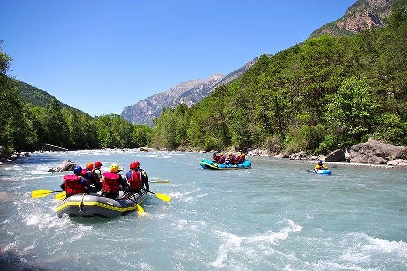 Team building sportif, TEAM BUILDING - MEOLANS-REVEL (ALPES-DE-HAUTE-PROVENCE) : OUEDS AND RIOS RAFTING