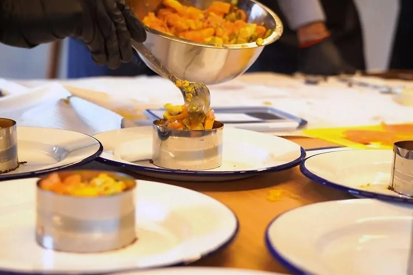 Team building en ligne, TEAM BUILDING - MEUDON (HAUTS-DE-SEINE) : FUNBOOKER