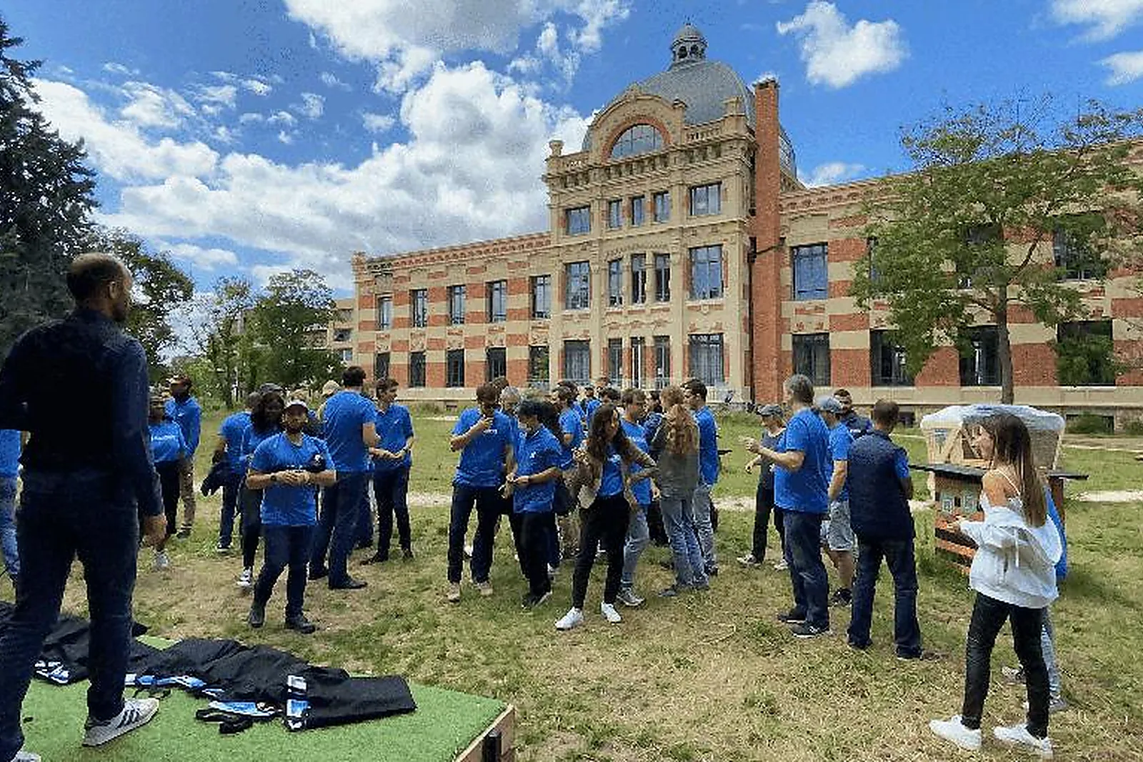 Team building insolite, TEAM BUILDING - NANTERRE (HAUTS-DE-SEINE) : MONKEY KWEST