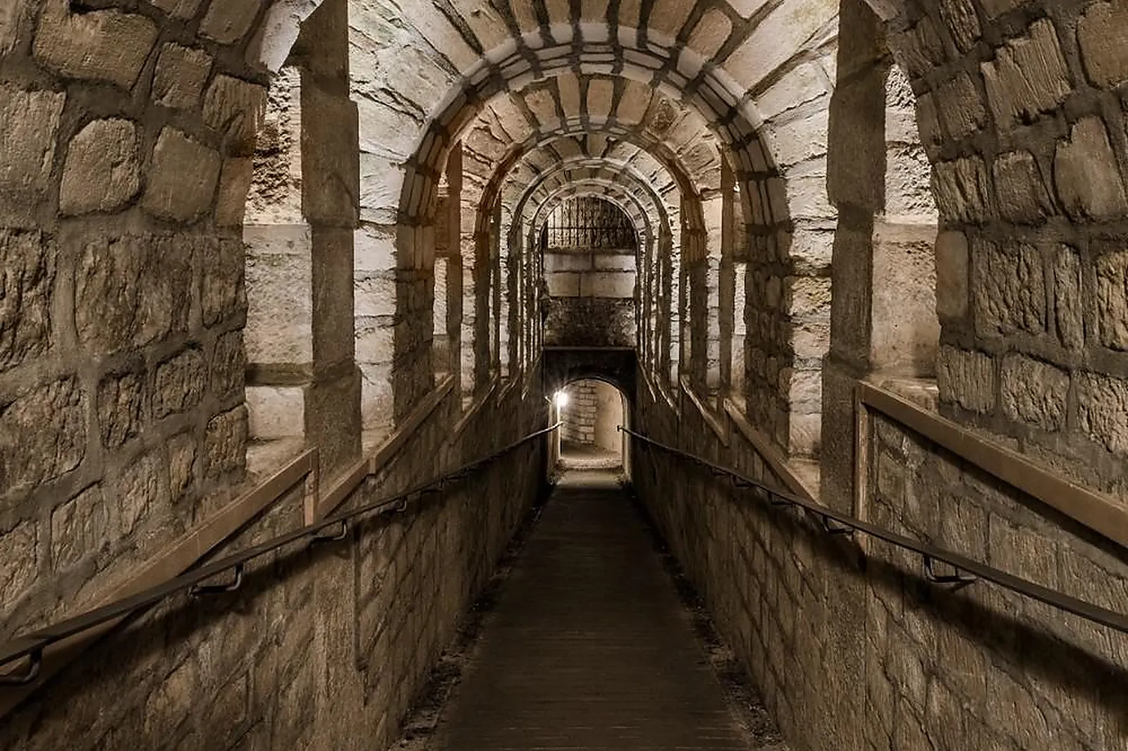 Team building insolite, TEAM BUILDING - PARIS (PARIS) : LES CATACOMBES DE PARIS