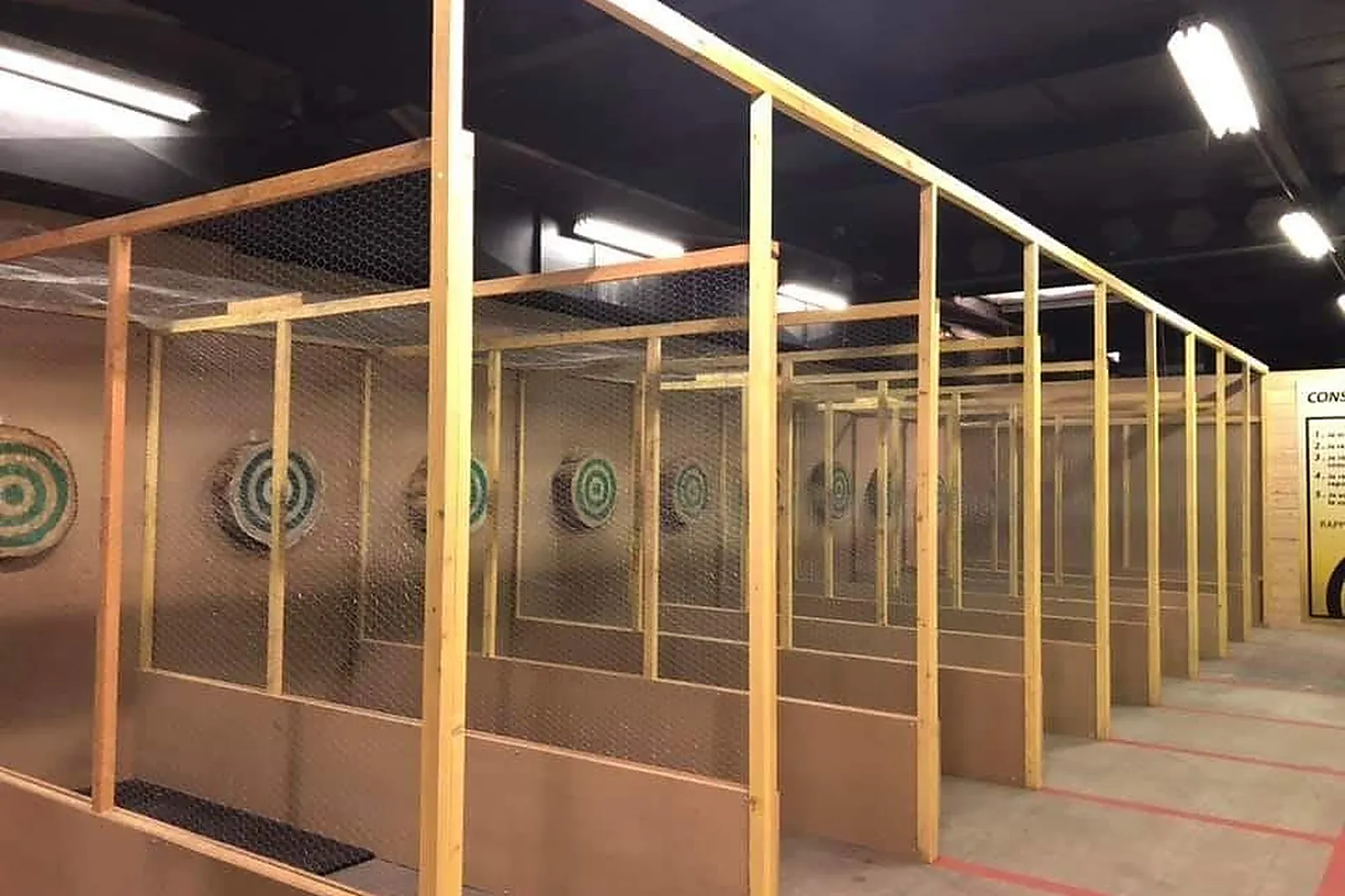 Team building insolite, TEAM BUILDING - SAINT-ETIENNE (LOIRE) : CLASH DE HACHES