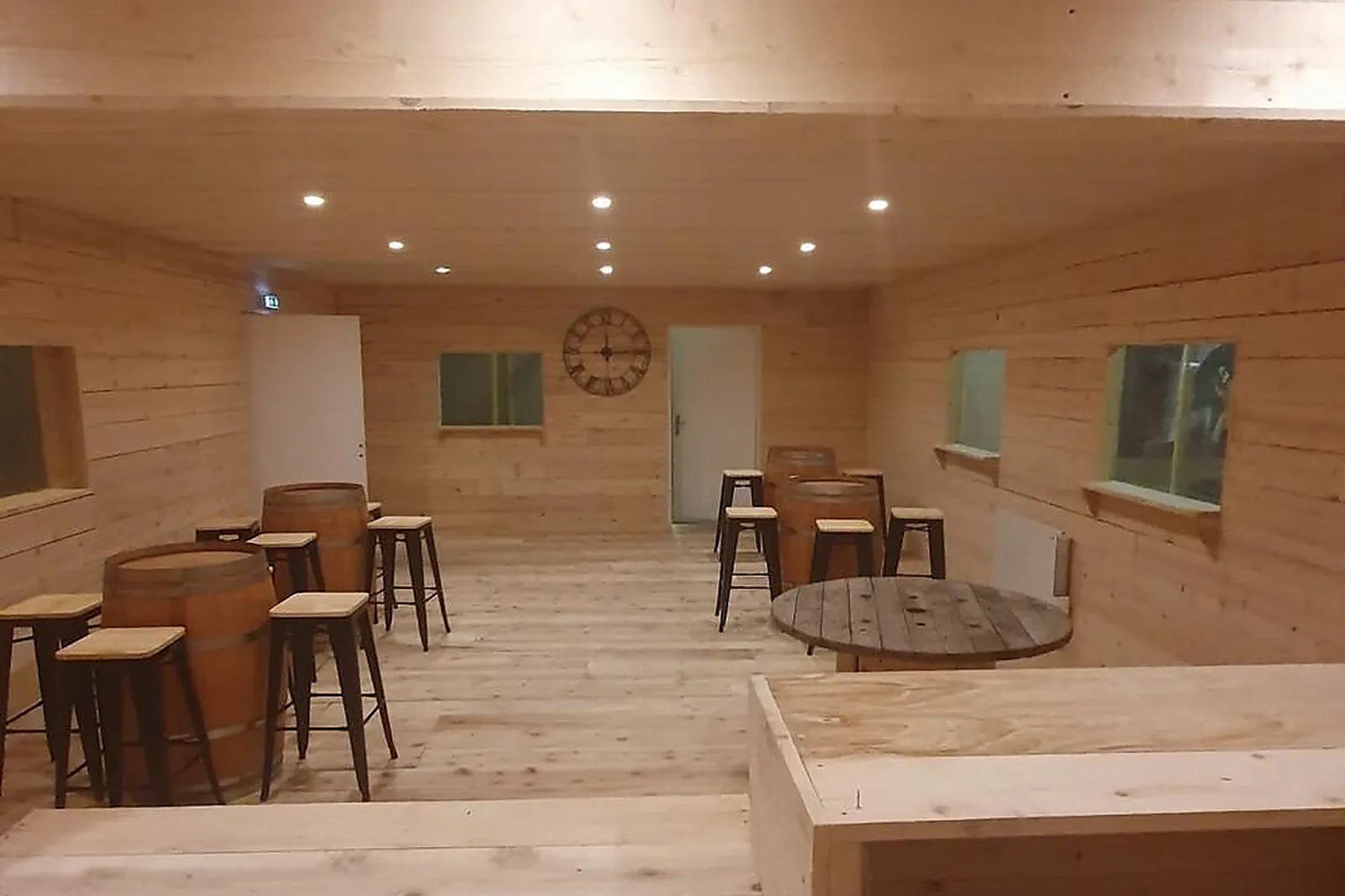 Team building insolite, TEAM BUILDING - SAINT-ETIENNE (LOIRE) : CLASH DE HACHES