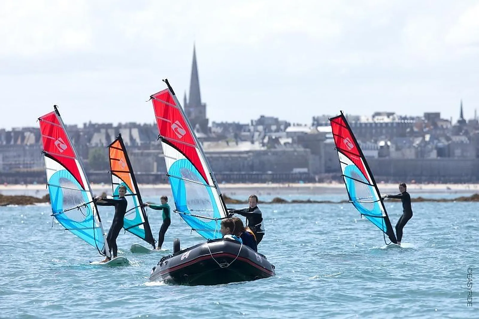 Team building sportif, TEAM BUILDING - SAINT-MALO (ILLE-ET-VILAINE) : SURF SCHOOL