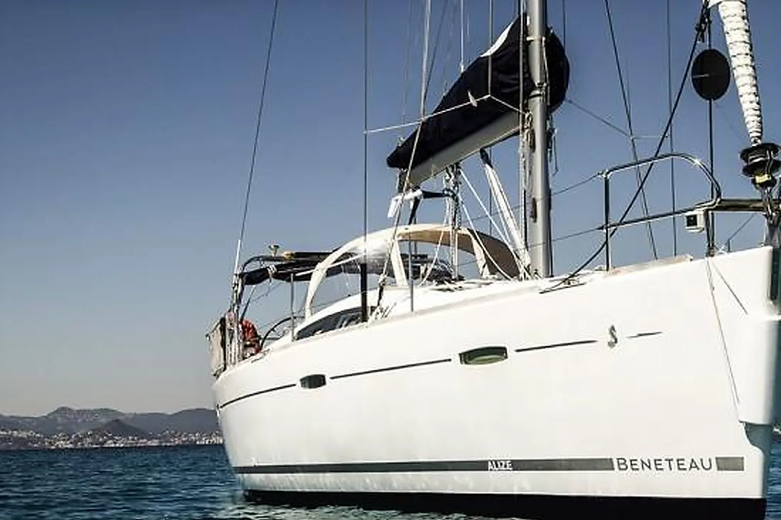 Team building voile, TEAM BUILDING - VALLAURIS (ALPES-MARITIMES) : LA MER À PORTÉE DE VOILES