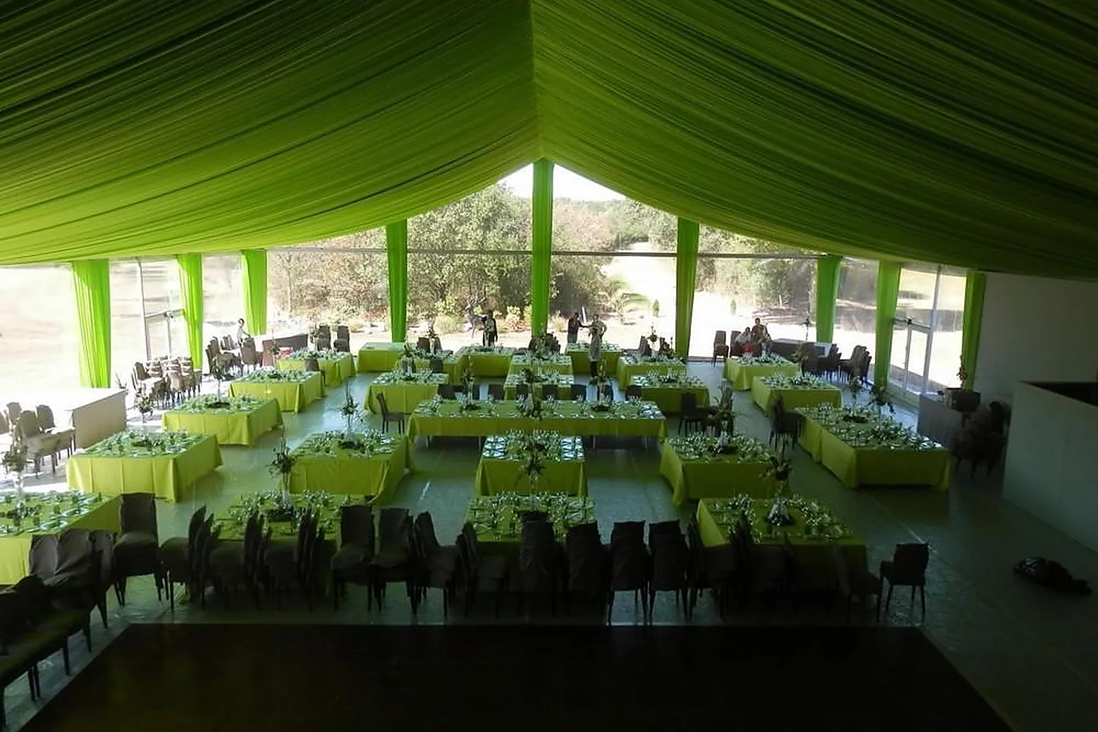 Tente et Chapiteau, TENTES ET CHAPITEAUX - ABONDANT (EURE-ET-LOIR) : D. TH LOCATION