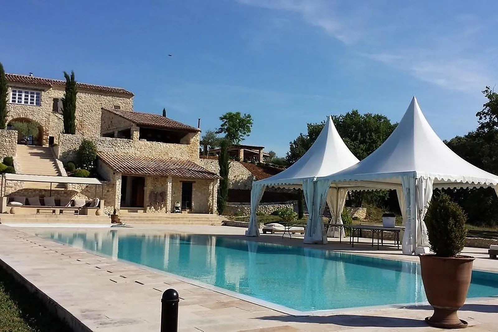 Tente et Chapiteau, TENTES ET CHAPITEAUX - AIGALIERS (GARD) : SUD CHAPITEAU