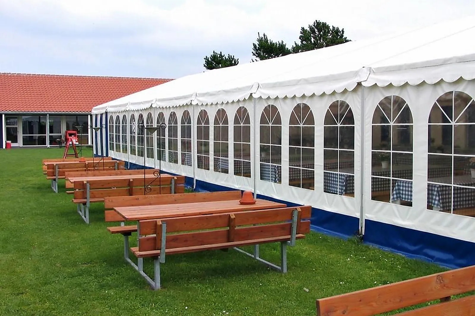 Tente et Chapiteau, TENTES ET CHAPITEAUX - AIGALIERS (GARD) : SUD CHAPITEAU