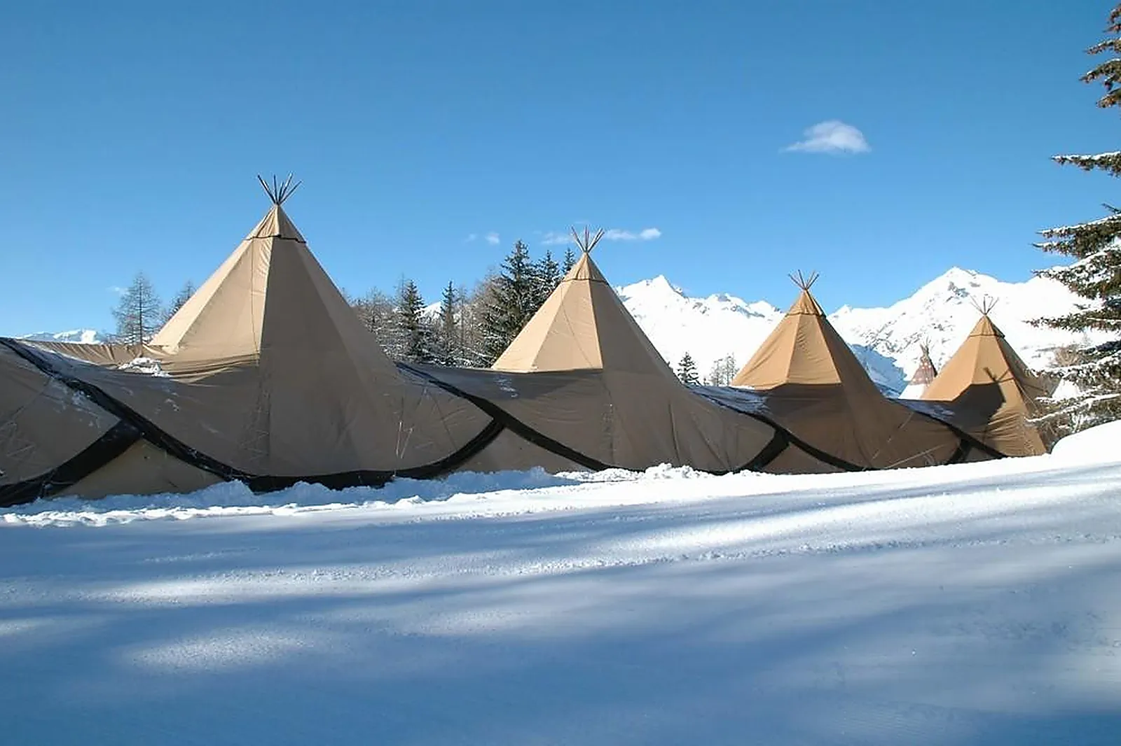 Tente et Chapiteau, TENTES ET CHAPITEAUX - BITCHE (MOSELLE) : EVENTIPI