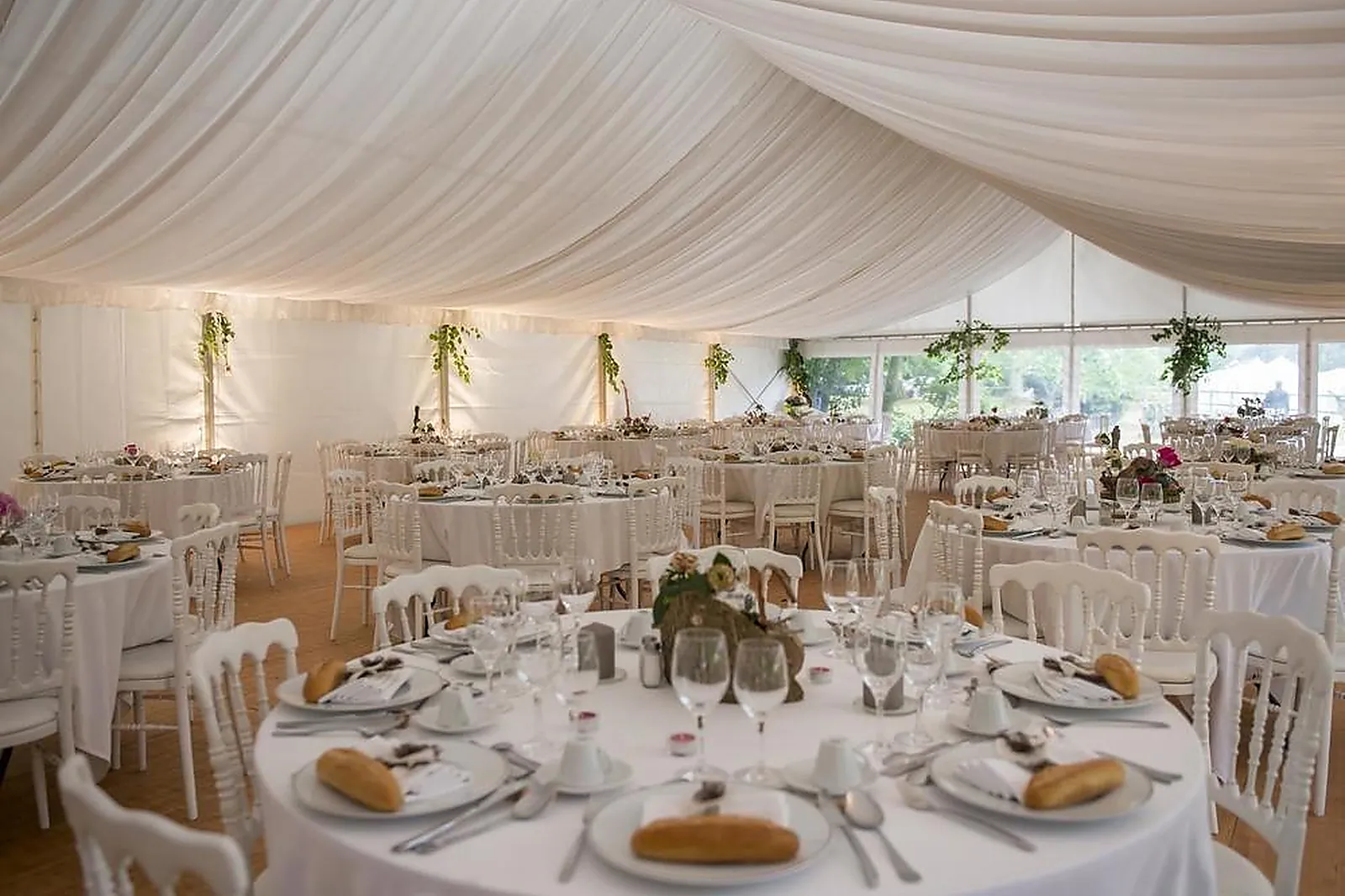 Tente et Chapiteau, TENTES ET CHAPITEAUX - BRETTEVILLE L’ORGUEILLEUSE (CALVADOS) : DURAND LOCATION