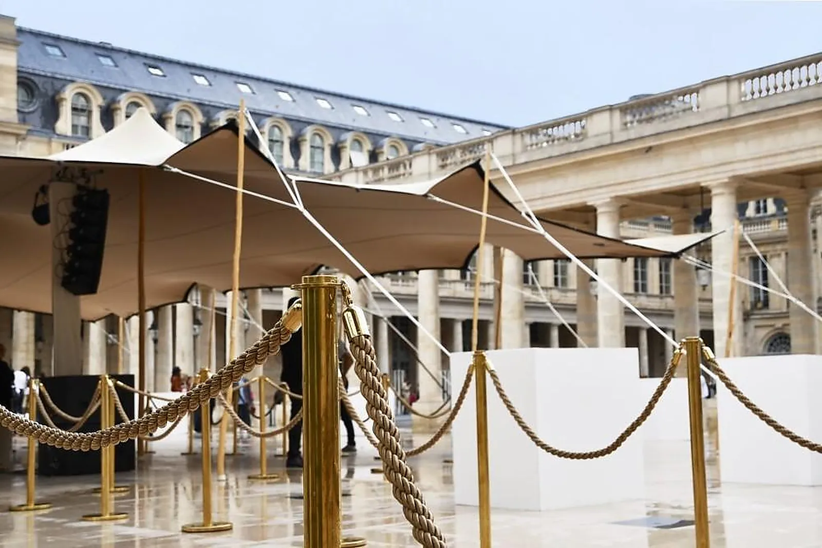 Tente et Chapiteau, TENTES ET CHAPITEAUX - CHATEAUGAY (PUY-DE-DÔME) : RENON LOCATION