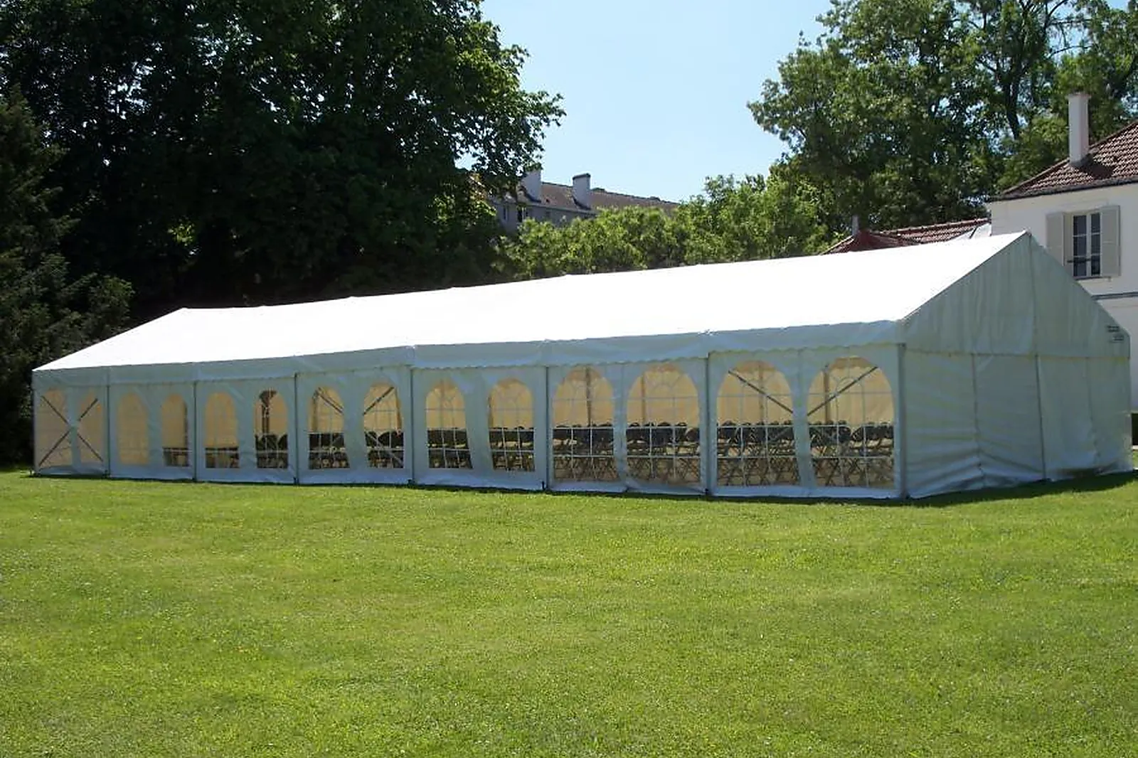 Tente et Chapiteau, TENTES ET CHAPITEAUX - HERMES (OISE) : LHERMINIER LOCATION
