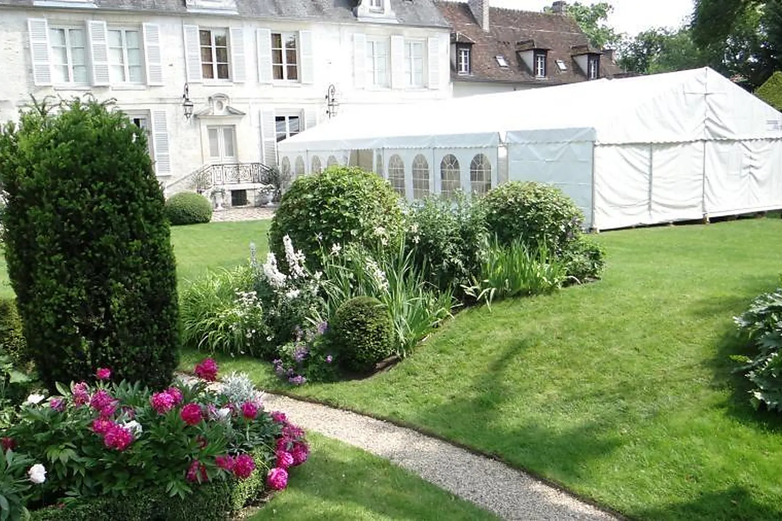 Tente et Chapiteau, TENTES ET CHAPITEAUX - HERMES (OISE) : LHERMINIER LOCATION