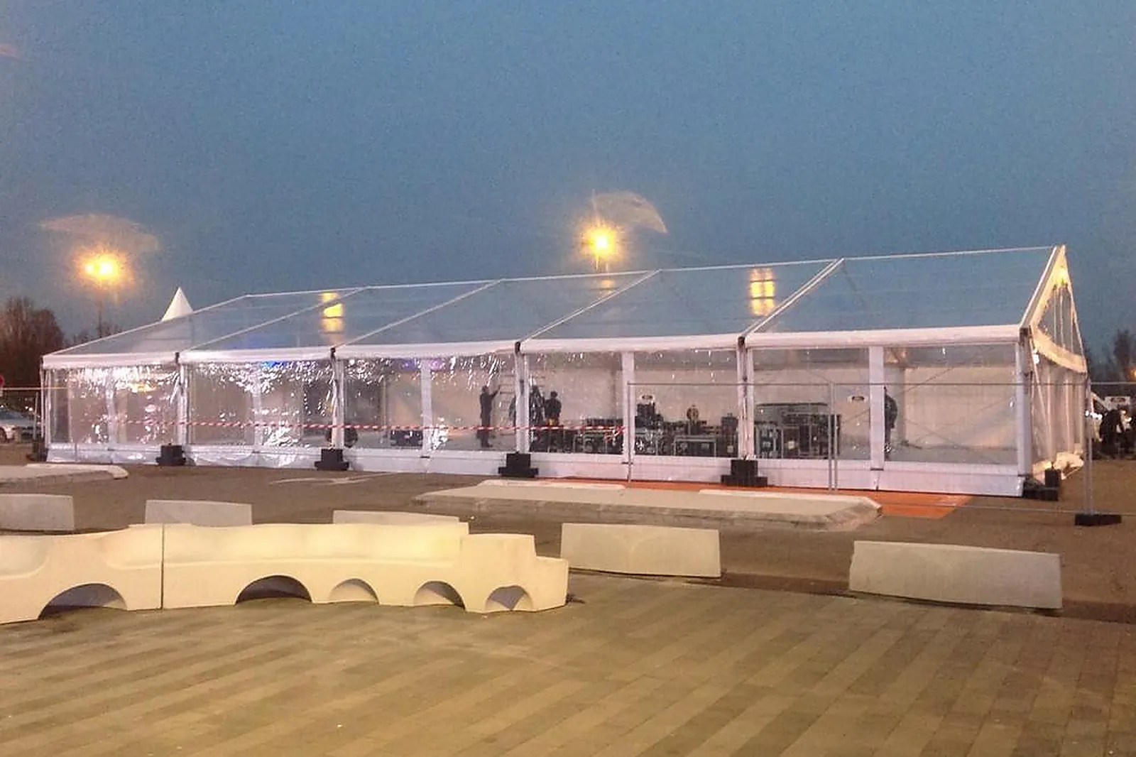 Tente et Chapiteau, TENTES ET CHAPITEAUX - LAPALISSE (ALLIER) : LANGLOIS RÉCEPTIONS