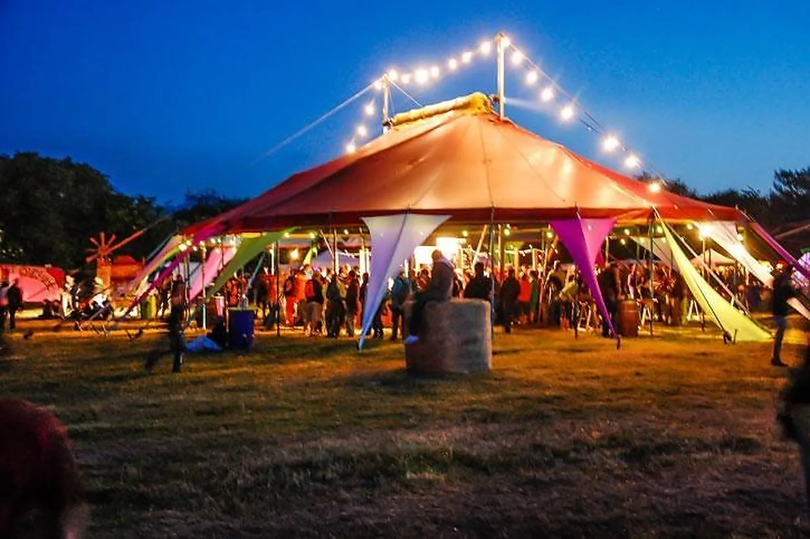 Tente et Chapiteau, TENTES ET CHAPITEAUX - LIFFRÉ (ILLE-ET-VILAINE) : KAHUT PALACE