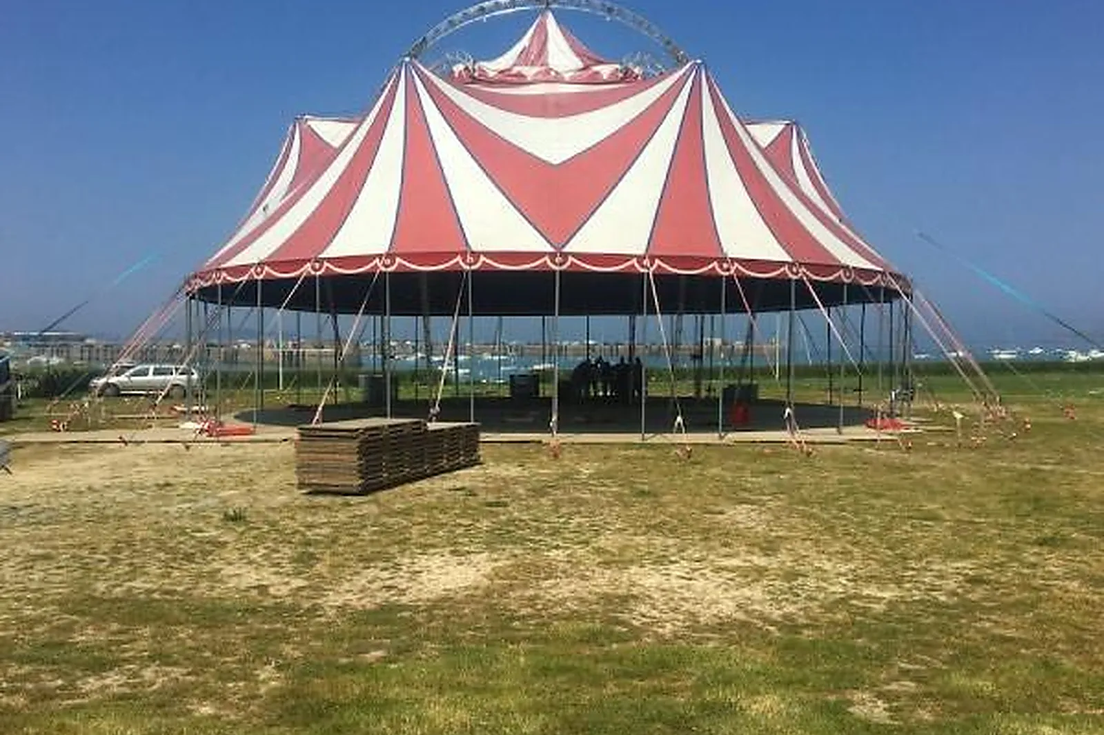 Tente et Chapiteau, TENTES ET CHAPITEAUX - LIFFRÉ (ILLE-ET-VILAINE) : KAHUT PALACE